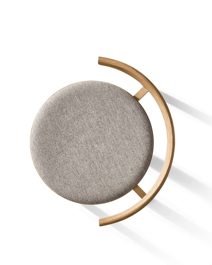 Form & Refine Lunar Chair เก้าอี้ไม้โอ๊คพนักพิงโค้งชิ้นเดียว โครง X-shape เบานั่งสบาย มีทั้งรุ่นไม้และรุ่นหุ้มผ้า Hallingdal ดีไซน์นอร์ดิกร่วมสมัย