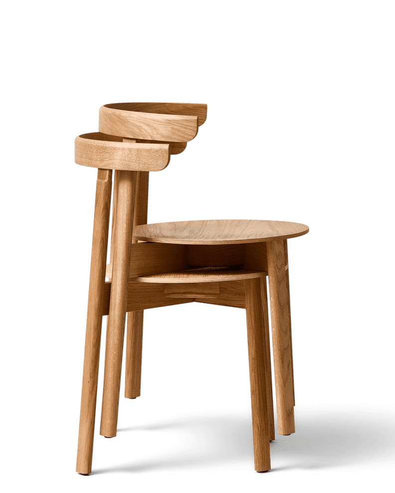 Form & Refine Lunar Chair เก้าอี้ไม้โอ๊คพนักพิงโค้งชิ้นเดียว โครง X-shape เบานั่งสบาย มีทั้งรุ่นไม้และรุ่นหุ้มผ้า Hallingdal ดีไซน์นอร์ดิกร่วมสมัย