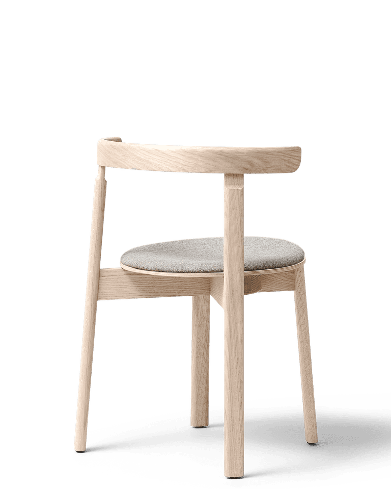 Form & Refine Lunar Chair เก้าอี้ไม้โอ๊คพนักพิงโค้งชิ้นเดียว โครง X-shape เบานั่งสบาย มีทั้งรุ่นไม้และรุ่นหุ้มผ้า Hallingdal ดีไซน์นอร์ดิกร่วมสมัย