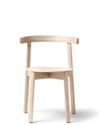 Form & Refine Lunar Chair เก้าอี้ไม้โอ๊คพนักพิงโค้งชิ้นเดียว โครง X-shape เบานั่งสบาย มีทั้งรุ่นไม้และรุ่นหุ้มผ้า Hallingdal ดีไซน์นอร์ดิกร่วมสมัย