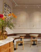 Form & Refine Lunar Chair เก้าอี้ไม้โอ๊คพนักพิงโค้งชิ้นเดียว โครง X-shape เบานั่งสบาย มีทั้งรุ่นไม้และรุ่นหุ้มผ้า Hallingdal ดีไซน์นอร์ดิกร่วมสมัย