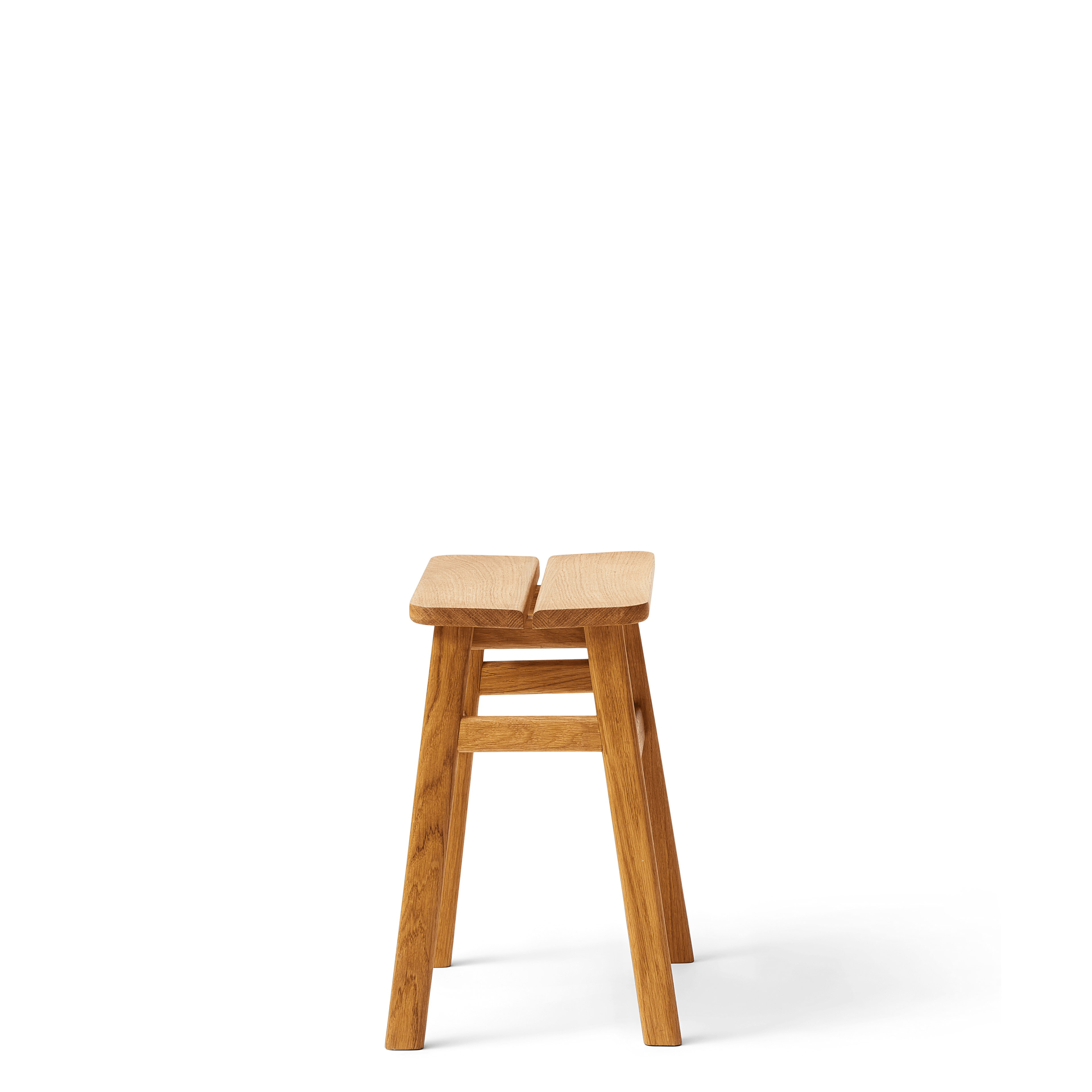Angle Stool 45 สตูลไม้ดีไซน์มินิมอลที่นั่งเอียงเล็กน้อยเพื่อความสบาย ออกแบบโดย Jonas Herman