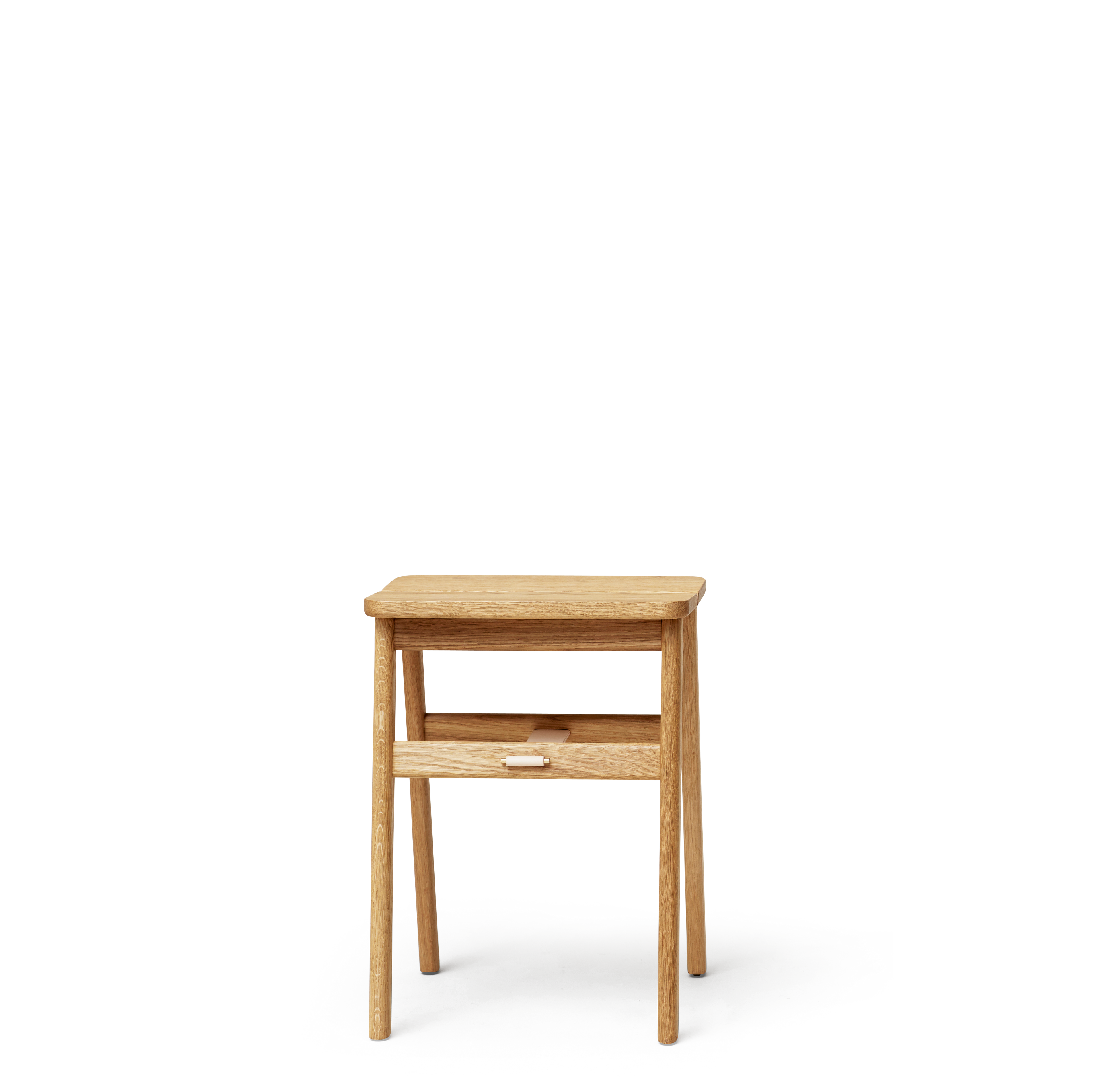 Angle Foldable Stool สตูลพับได้ไม้โอ๊คดีไซน์มินิมอล สามารถแขวนผนังได้ ออกแบบโดย Jonas Herman