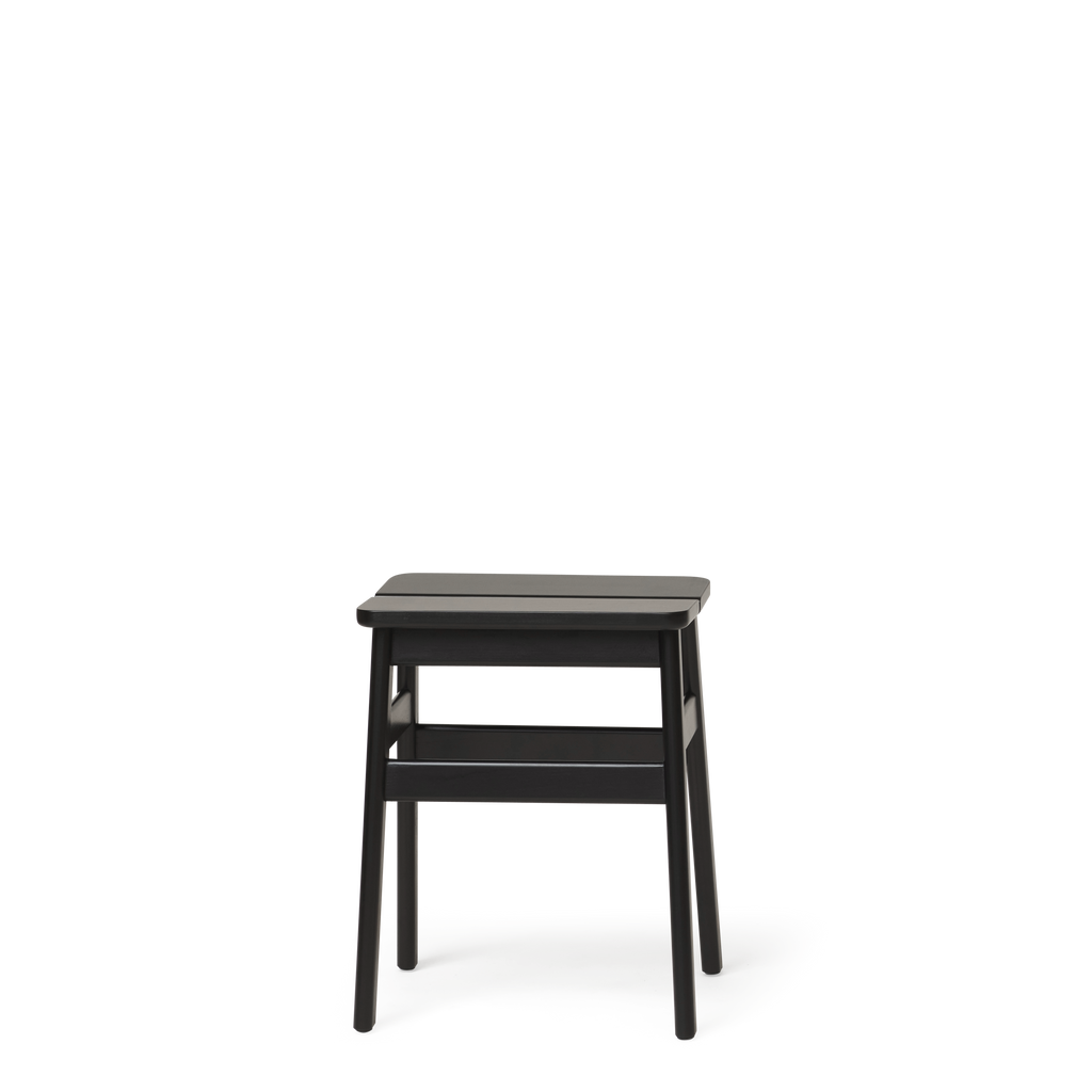 Angle Stool 45 สตูลไม้ดีไซน์มินิมอลที่นั่งเอียงเล็กน้อยเพื่อความสบาย ออกแบบโดย Jonas Herman
