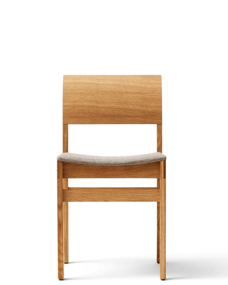 เก้าอี้ Sonder Chair จาก Form & Refine เก้าอี้ไม้โอ๊คดีไซน์นอร์ดิก พนักพิงโค้งยาว นั่งสบาย มีทั้งรุ่นเบาะไม้และรุ่นหุ้มผ้า Hallingdal