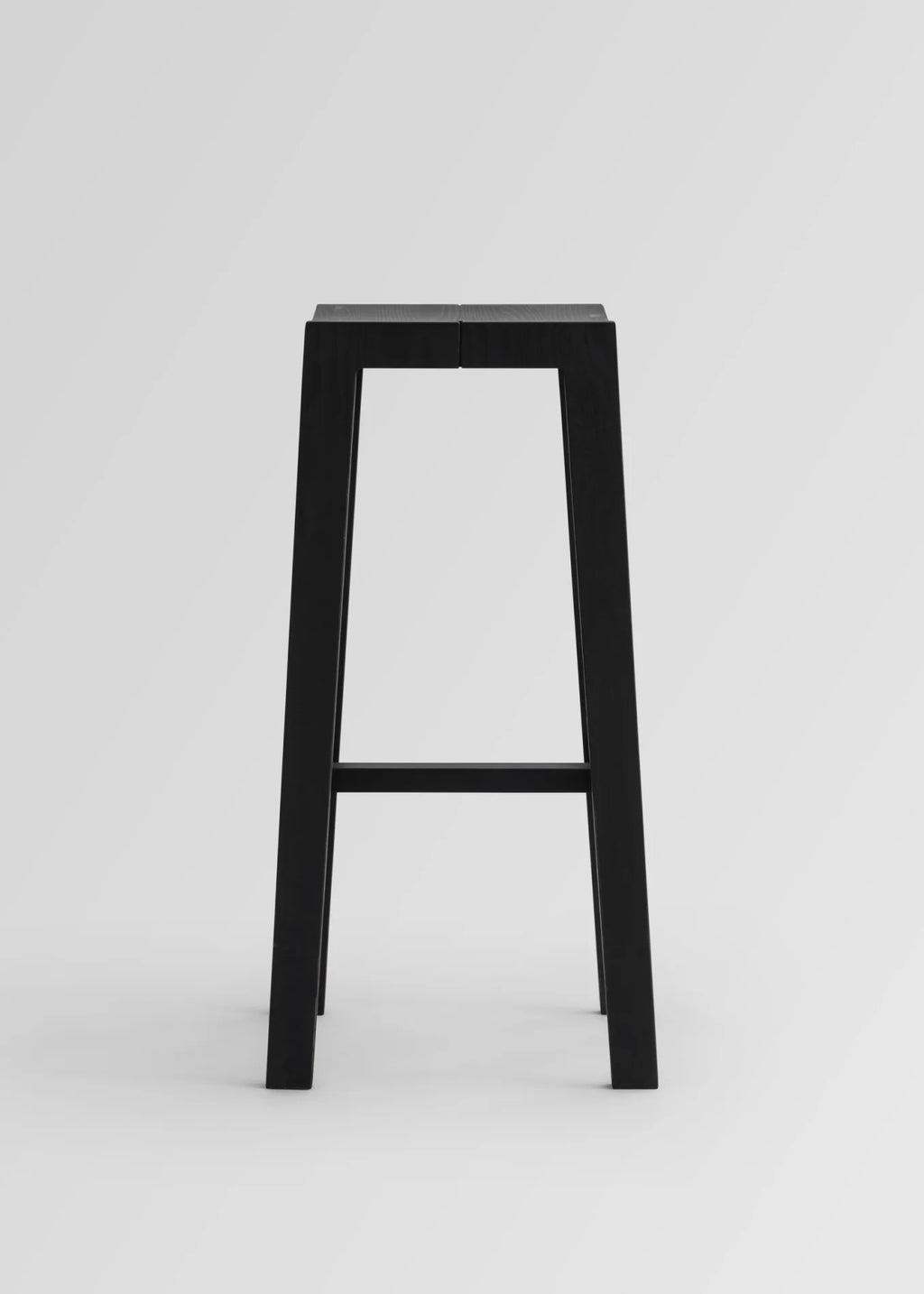 Vaarnii 016 Maasto Bar Stool Black สตูลไม้ pine สีดำ พร้อมที่วางเท้า copper