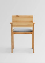 Vaarnii 016 Maasto Dining Armchair Upholstered เก้าอี้ไม้ pine มีที่วางแขนและเบาะ