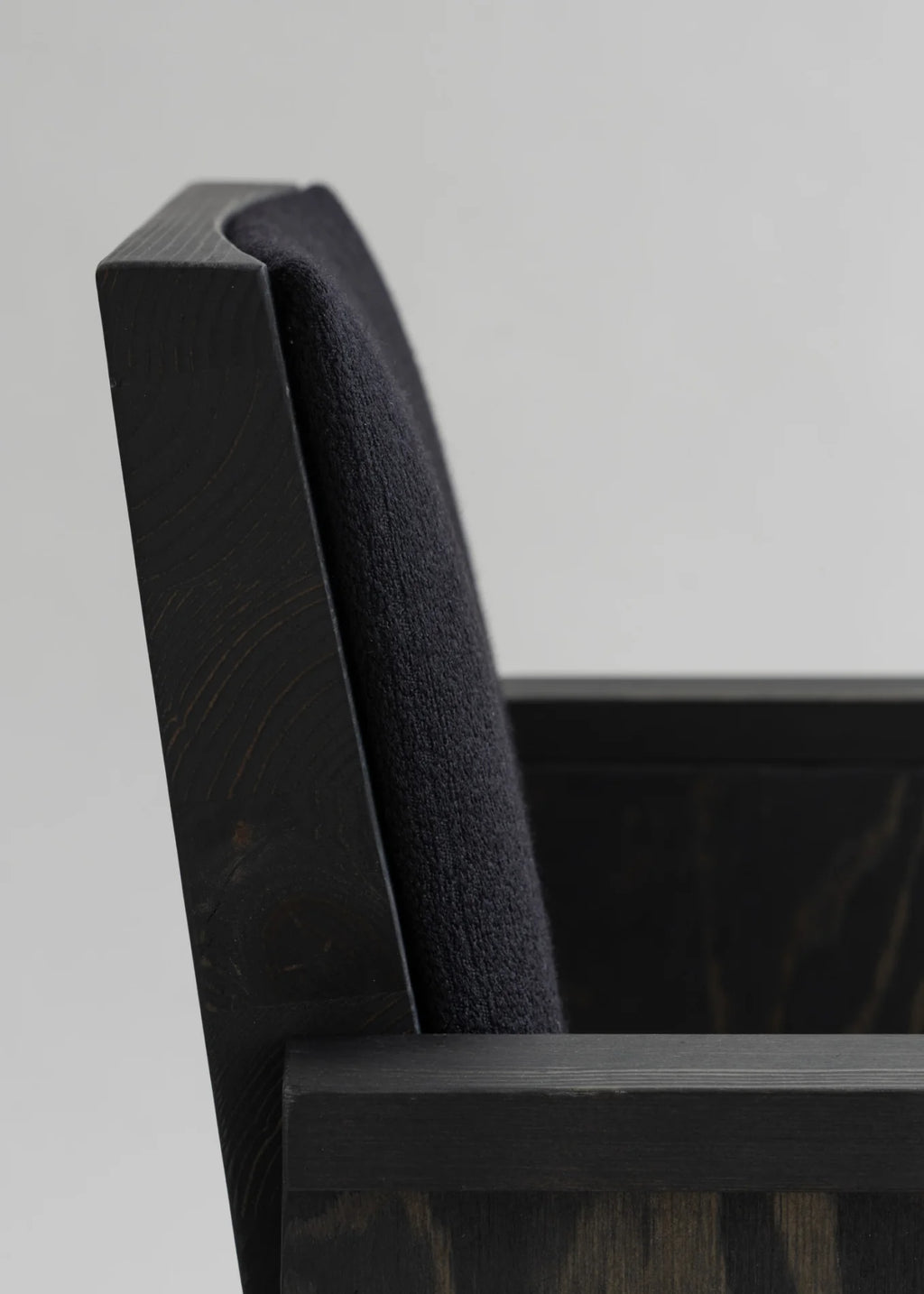 Vaarnii 016 Maasto Dining Armchair Upholstered Black เก้าอี้ไม้ pine สีดำ มีที่วางแขนและเบาะ