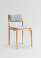 Vaarnii 016 Maasto Dining Chair Upholstered เก้าอี้ไม้ pine พร้อมเบาะรองนั่ง