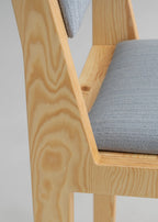 Vaarnii 016 Maasto Dining Chair Upholstered เก้าอี้ไม้ pine พร้อมเบาะรองนั่ง