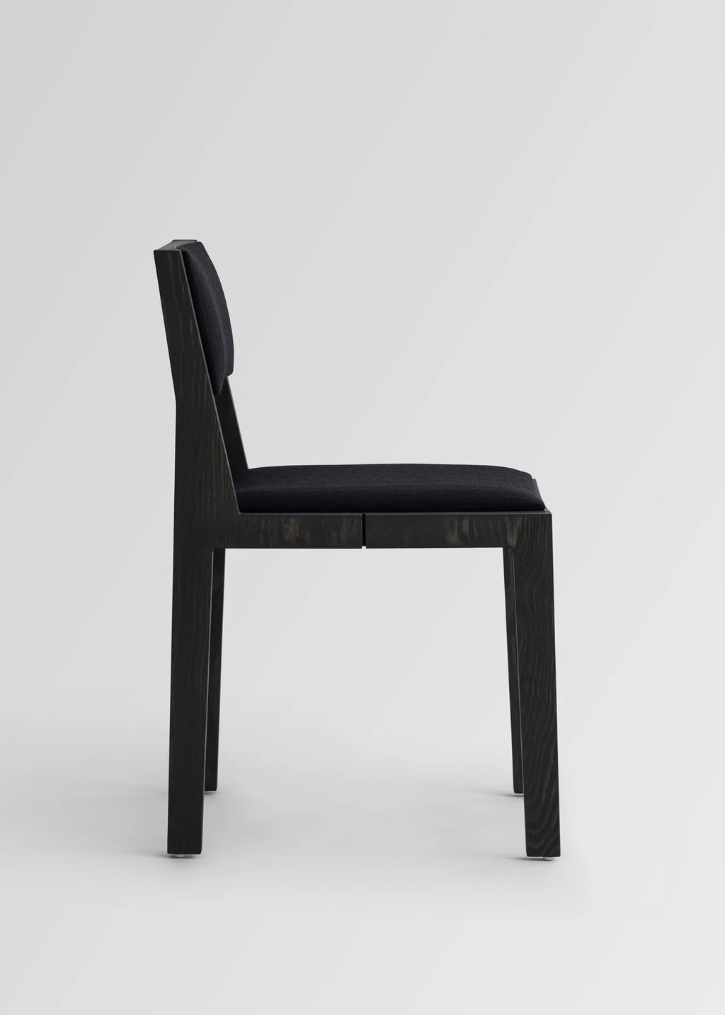 Vaarnii 016 Maasto Dining Chair Upholstered Black เก้าอี้ไม้ pine สีดำ พร้อมเบาะรองนั่ง