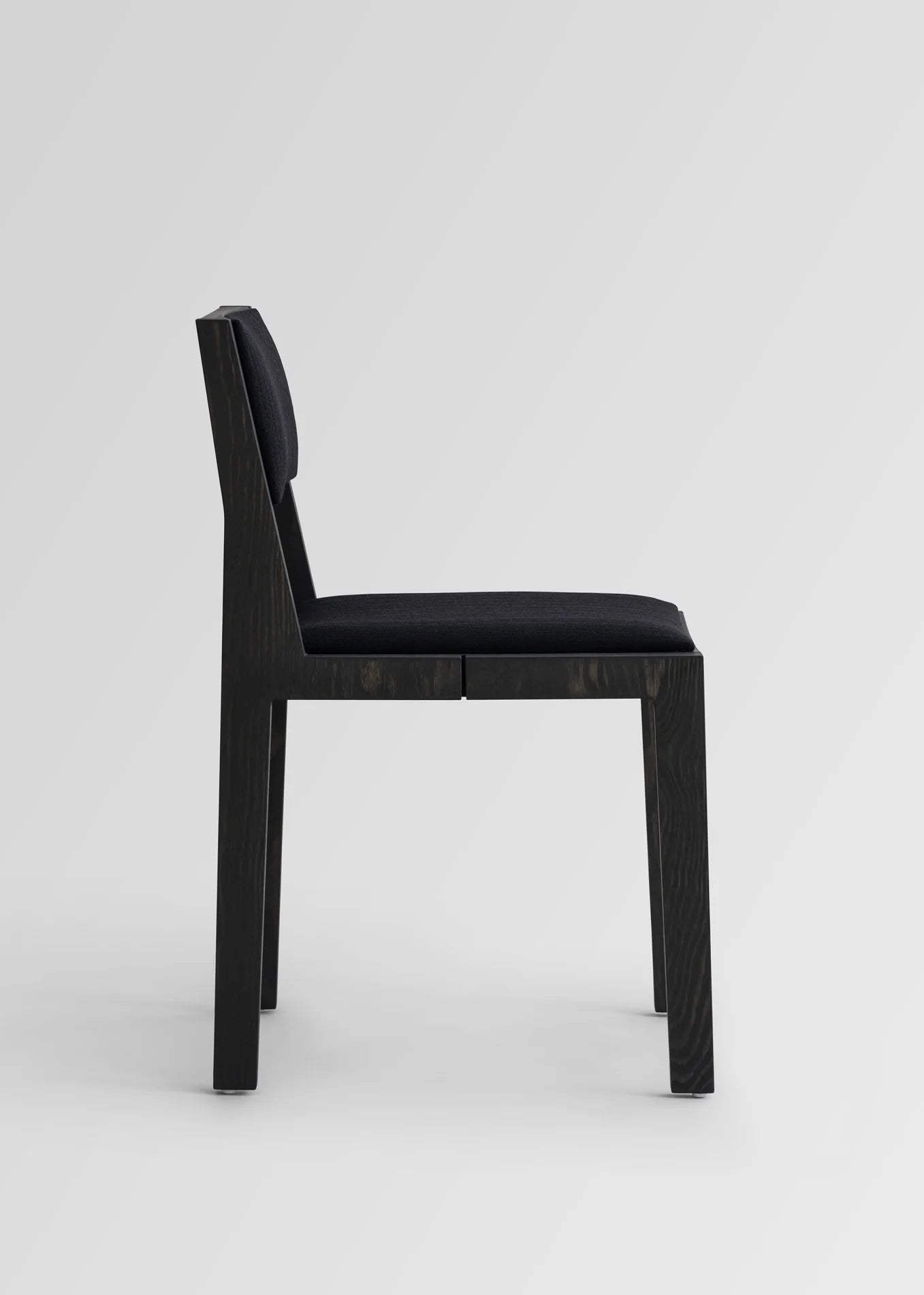 Vaarnii 016 Maasto Dining Chair Upholstered Black เก้าอี้ไม้ pine สีดำ พร้อมเบาะรองนั่ง