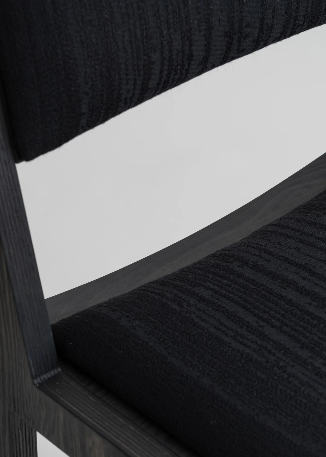 Vaarnii 016 Maasto Dining Chair Upholstered Black เก้าอี้ไม้ pine สีดำ พร้อมเบาะรองนั่ง