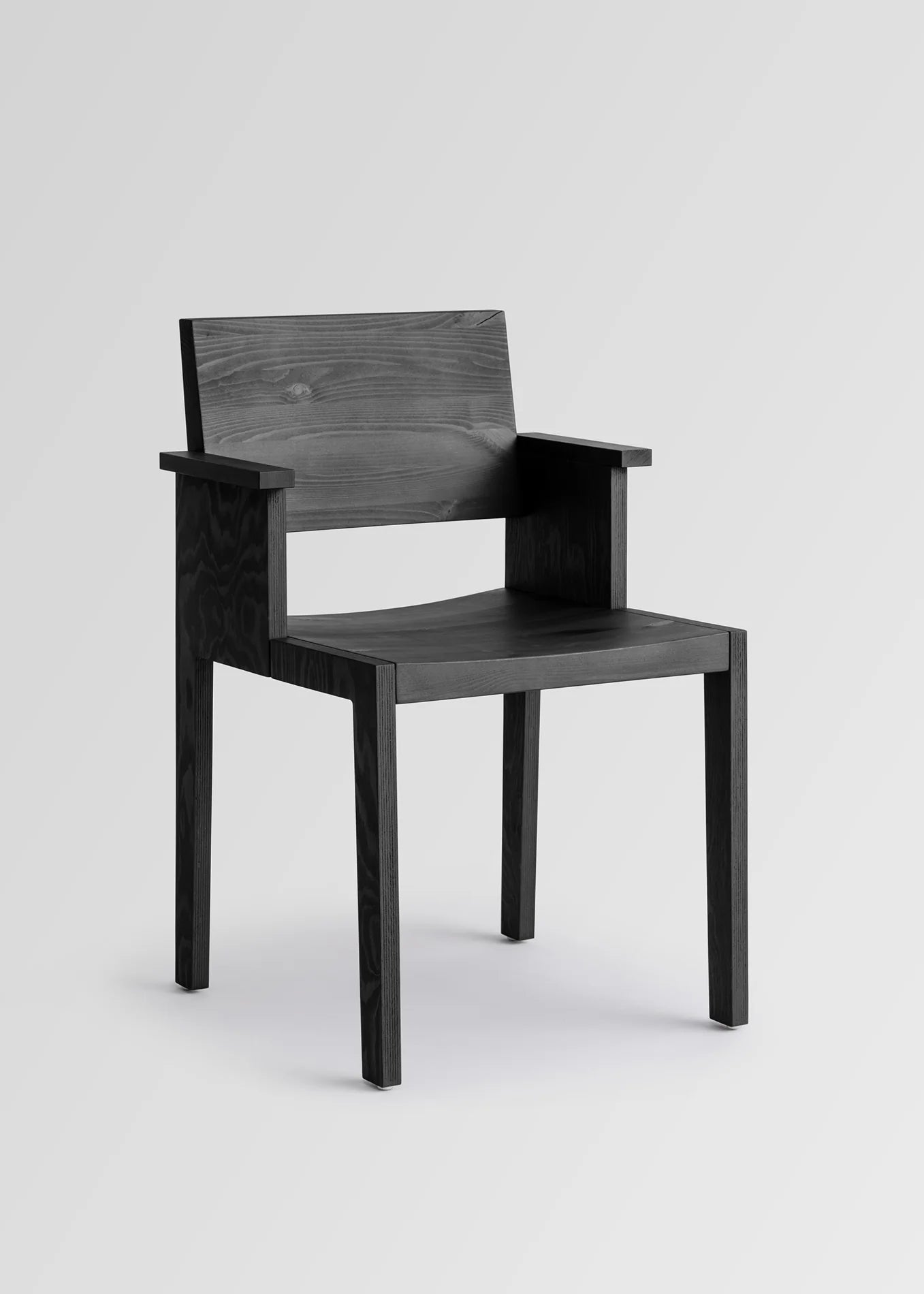 Vaarnii 016 Maasto Dining Armchair Black เก้าอี้ไม้ pine สีดำ มีที่วางแขน