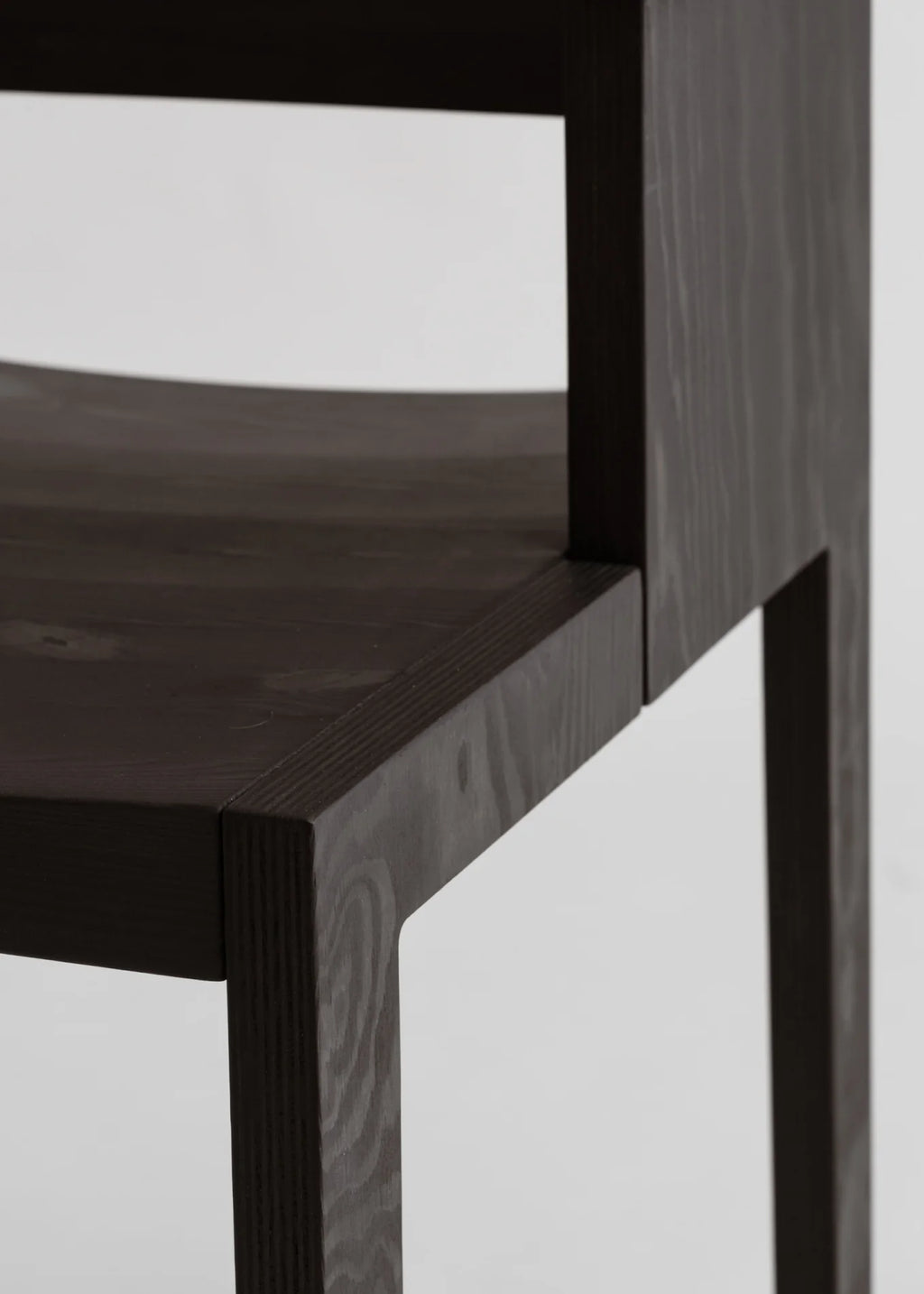 Vaarnii 016 Maasto Dining Armchair Black เก้าอี้ไม้ pine สีดำ มีที่วางแขน
