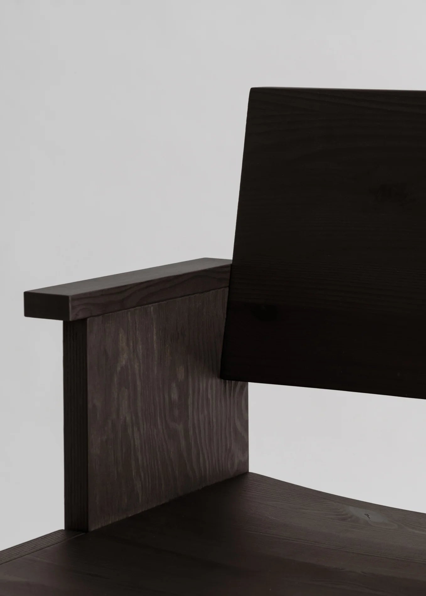Vaarnii 016 Maasto Dining Armchair Black เก้าอี้ไม้ pine สีดำ มีที่วางแขน