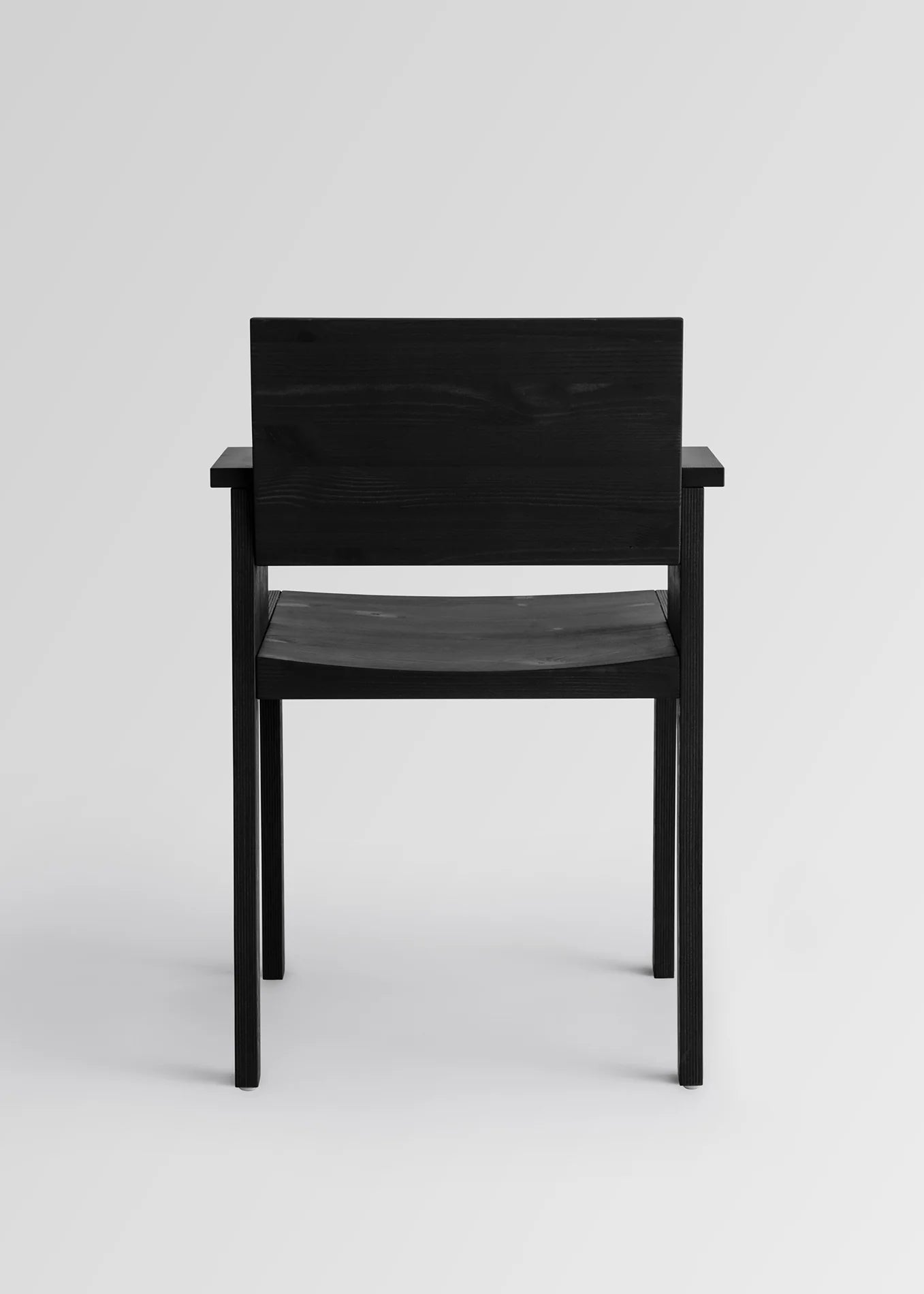 Vaarnii 016 Maasto Dining Armchair Black เก้าอี้ไม้ pine สีดำ มีที่วางแขน