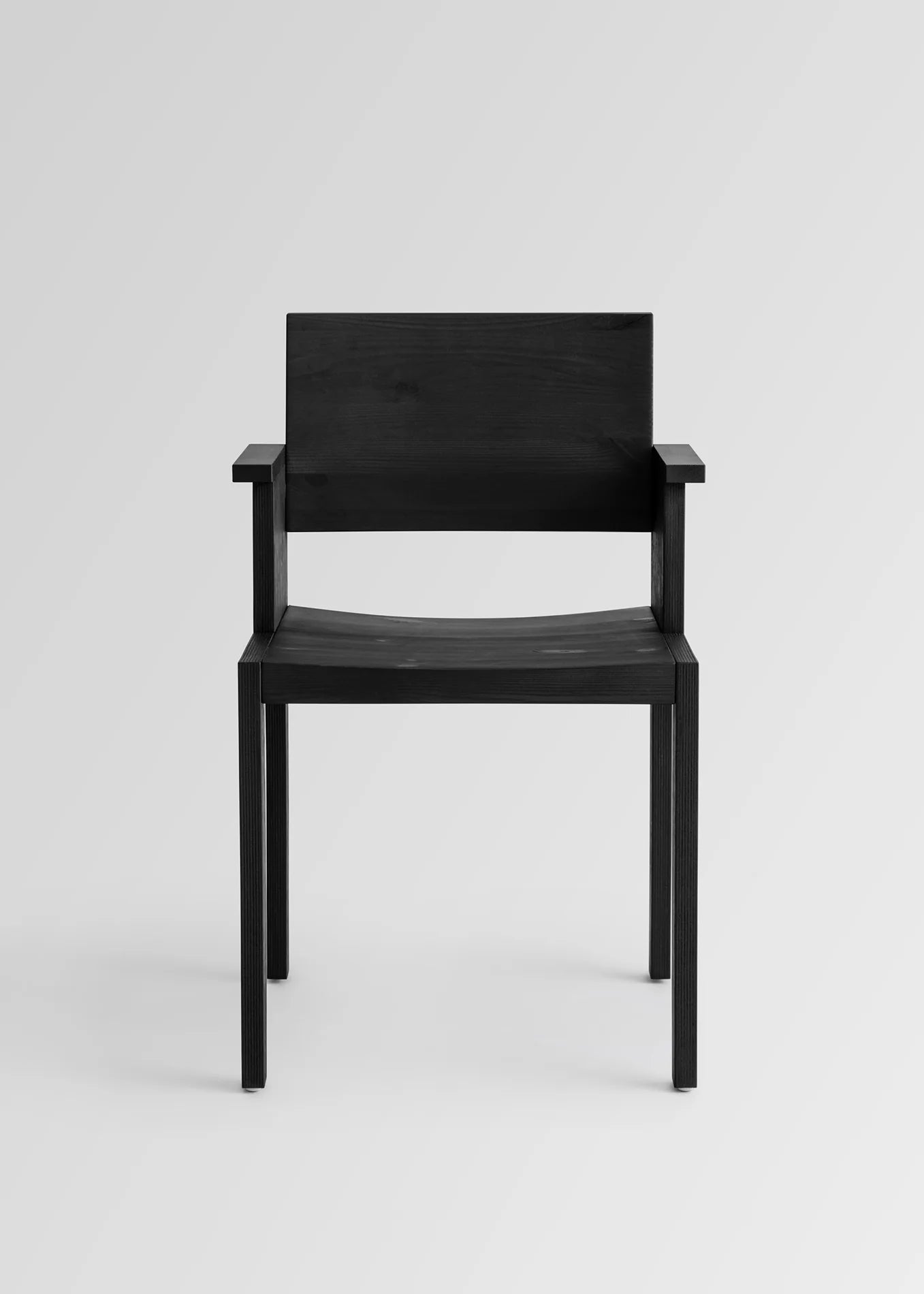 Vaarnii 016 Maasto Dining Armchair Black เก้าอี้ไม้ pine สีดำ มีที่วางแขน
