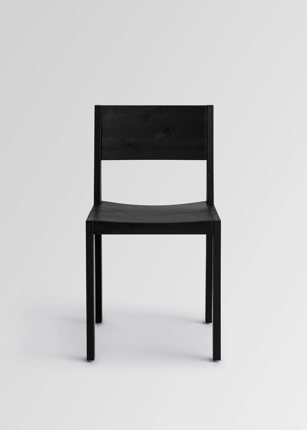 Vaarnii 016 Maasto Dining Chair Black เก้าอี้ไม้ pine สีดำ โครงสร้างเรียบง่าย