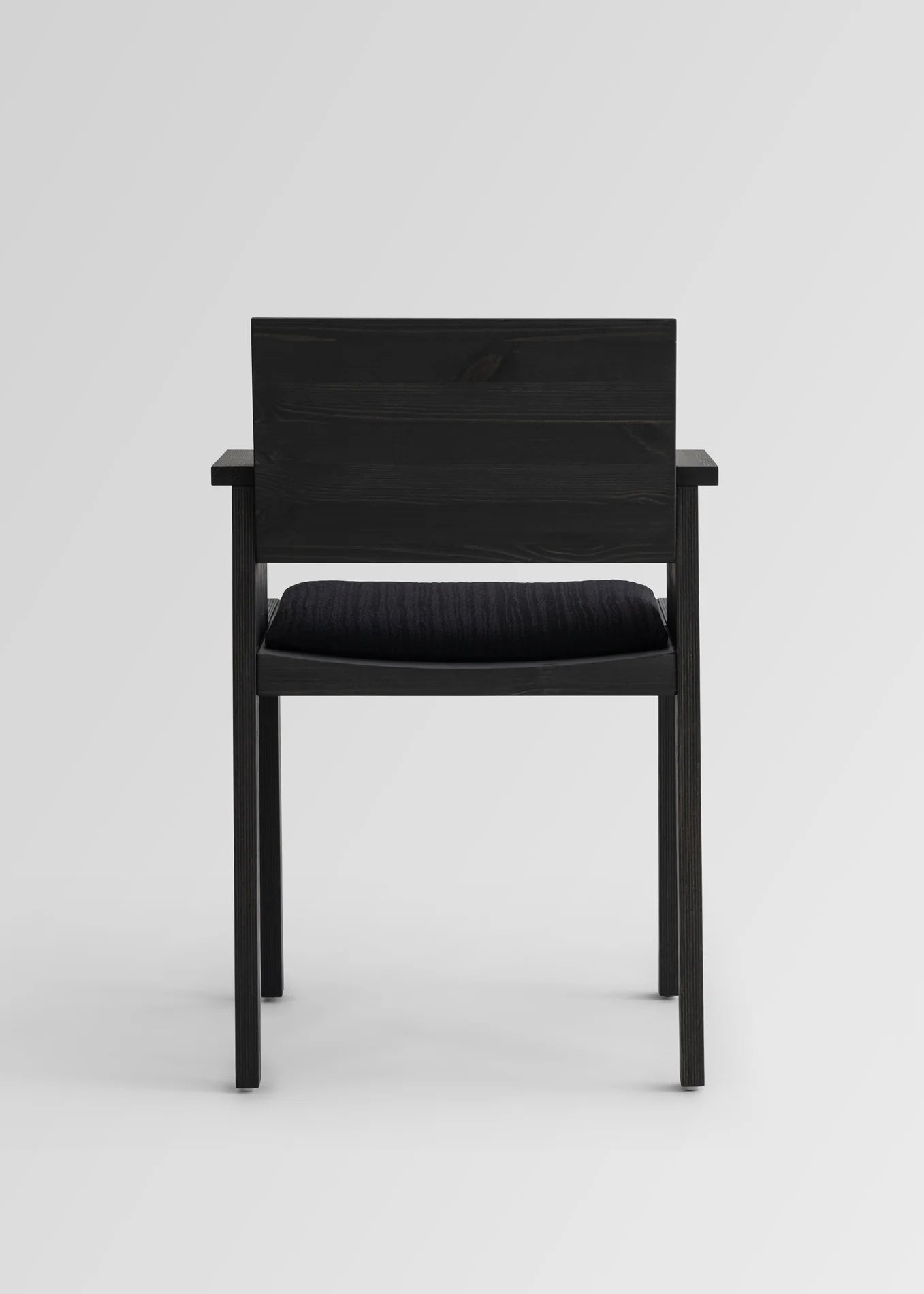 Vaarnii 016 Maasto Dining Armchair Upholstered Black เก้าอี้ไม้ pine สีดำ มีที่วางแขนและเบาะ