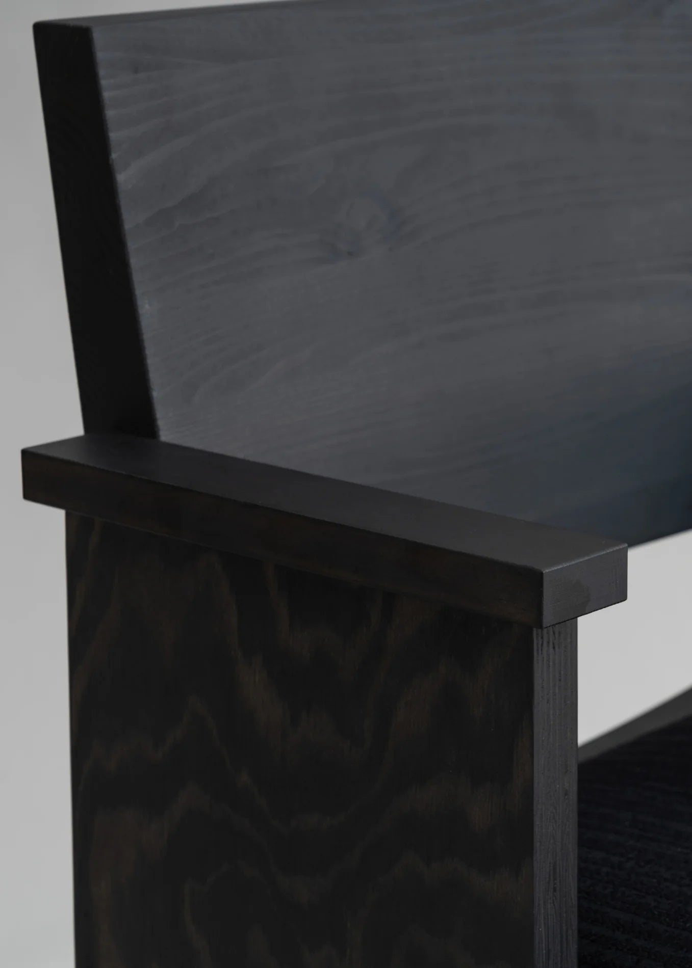 Vaarnii 016 Maasto Dining Armchair Upholstered Black เก้าอี้ไม้ pine สีดำ มีที่วางแขนและเบาะ