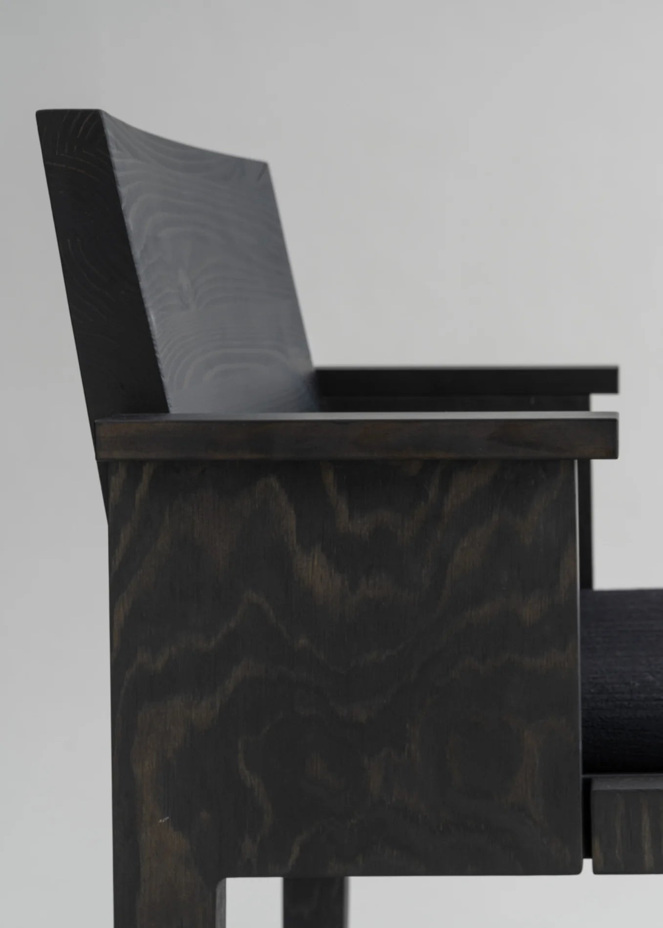 Vaarnii 016 Maasto Dining Armchair Upholstered Black เก้าอี้ไม้ pine สีดำ มีที่วางแขนและเบาะ