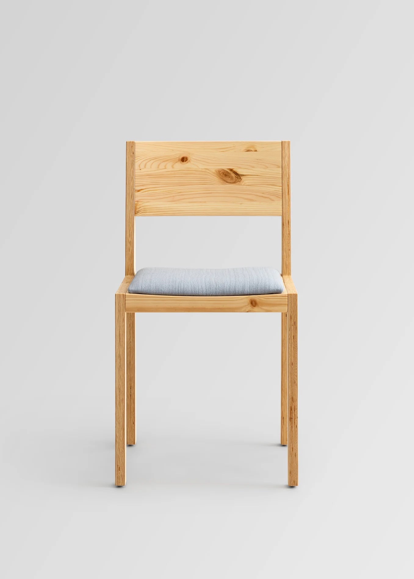 Vaarnii 016 Maasto Dining Chair Upholstered เก้าอี้ไม้ pine พร้อมเบาะรองนั่ง
