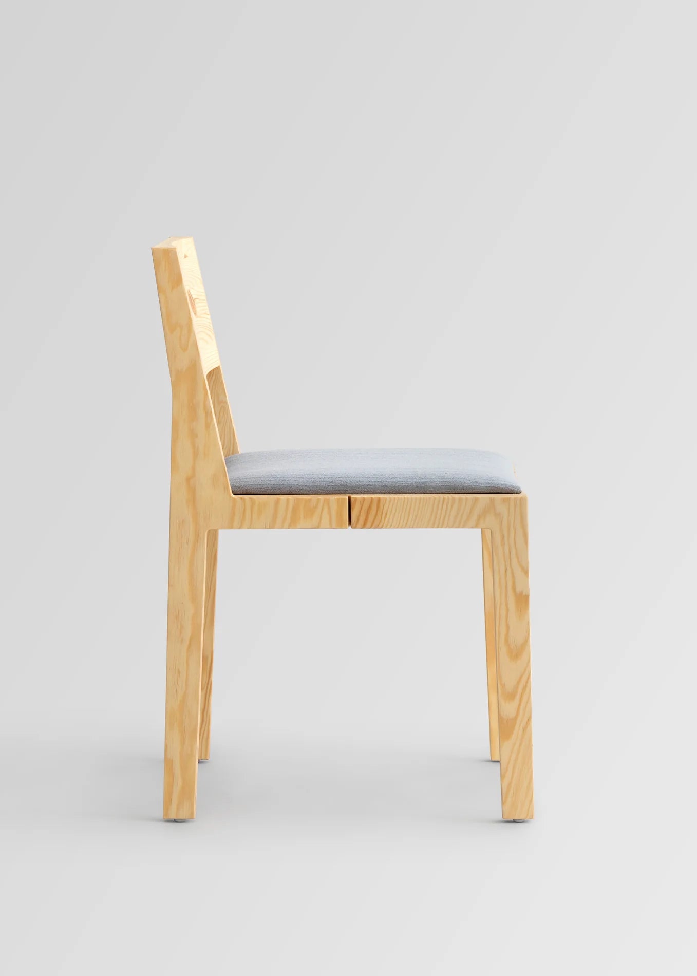 Vaarnii 016 Maasto Dining Chair Upholstered เก้าอี้ไม้ pine พร้อมเบาะรองนั่ง