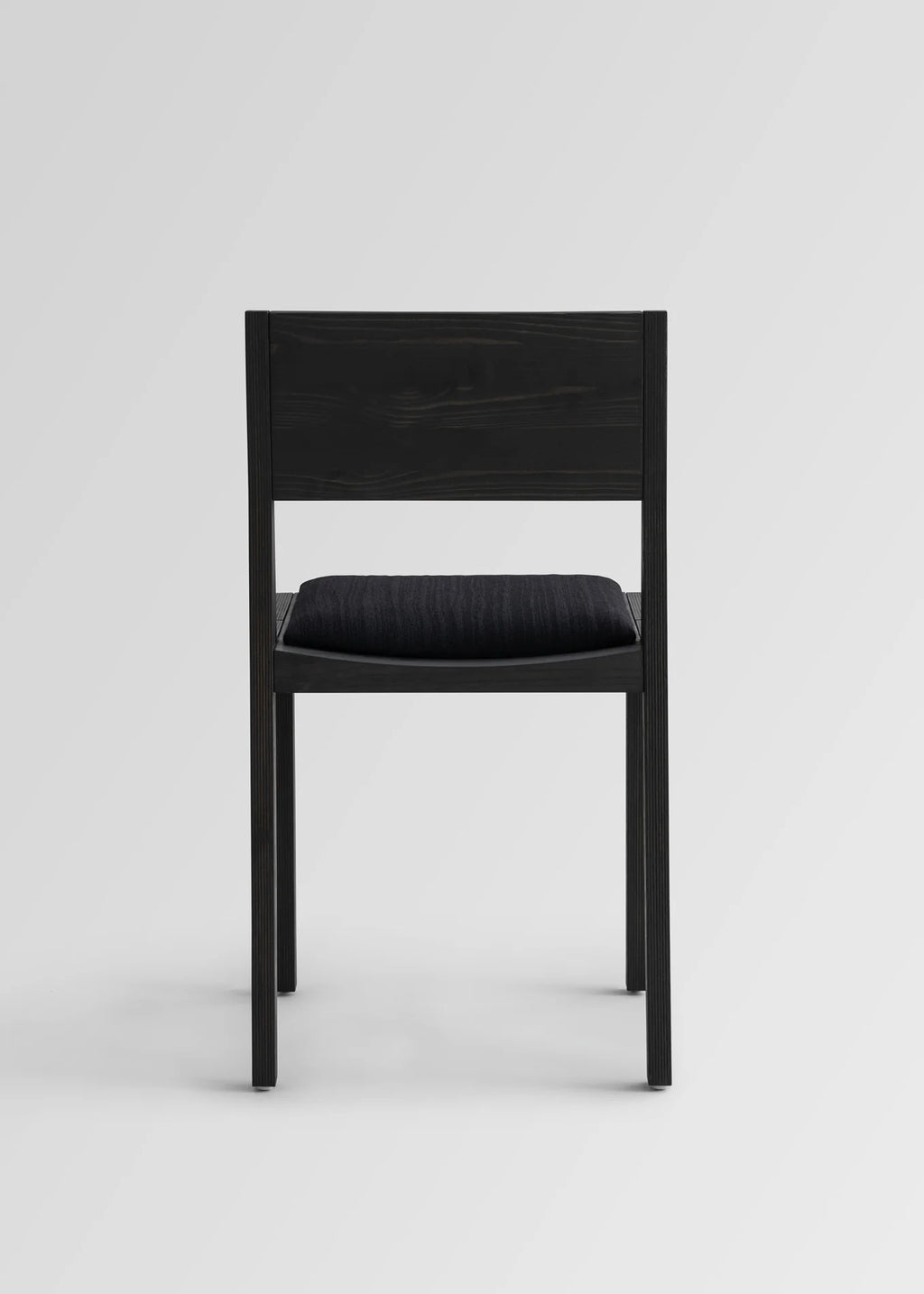 Vaarnii 016 Maasto Dining Chair Upholstered Black เก้าอี้ไม้ pine สีดำ พร้อมเบาะรองนั่ง
