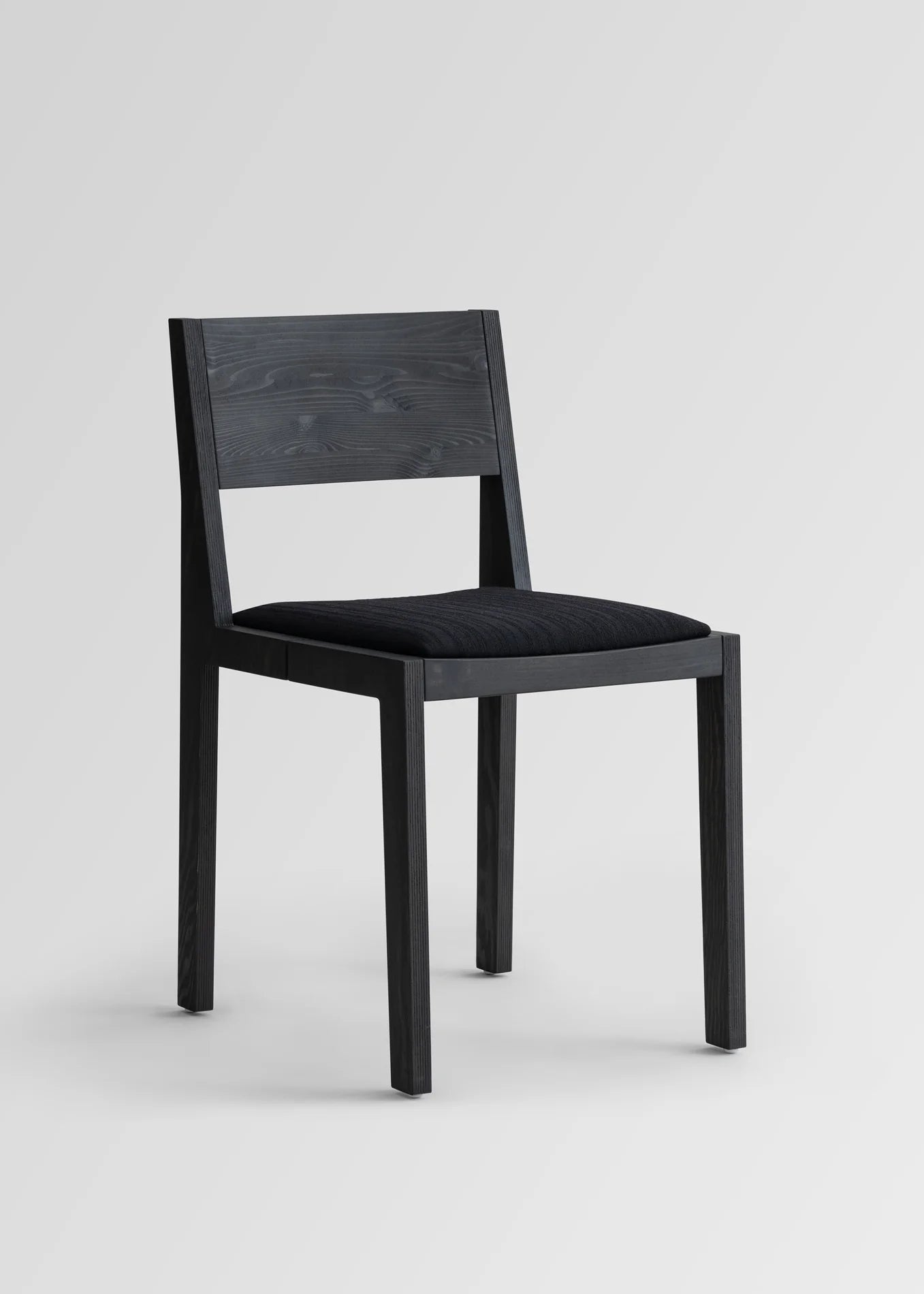 Vaarnii 016 Maasto Dining Chair Upholstered Black เก้าอี้ไม้ pine สีดำ พร้อมเบาะรองนั่ง
