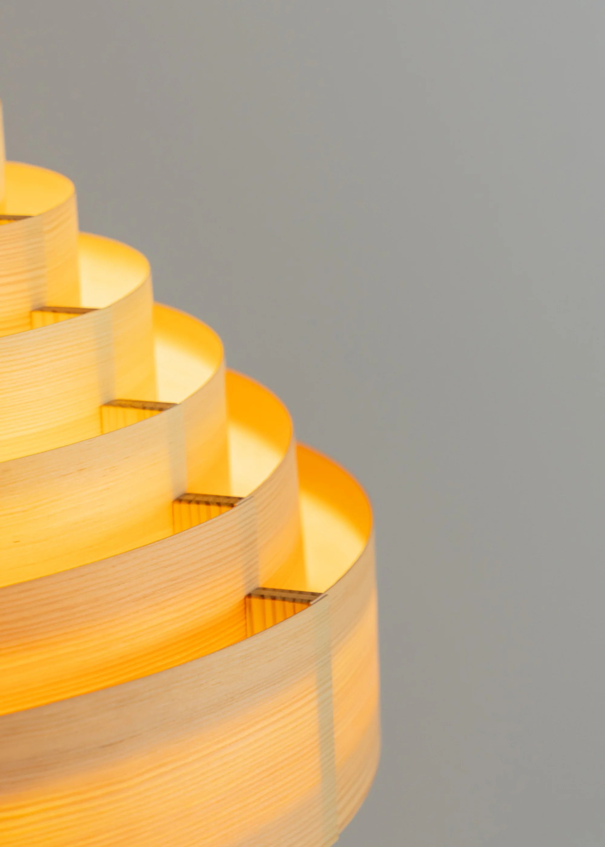 Vaarnii 1001 Hans Pendant 38 โคมไฟแขวนไม้ pine veneer ทรงวงซ้อน
