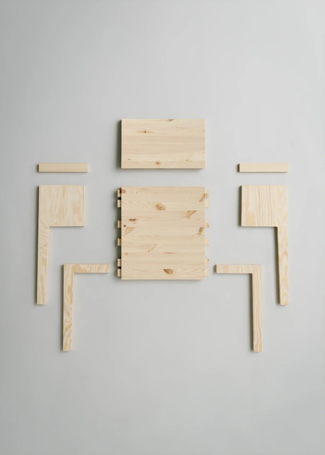 Vaarnii 016 Maasto Dining Armchair เก้าอี้ไม้ pine มีที่วางแขน โครงสร้างเรียบง่าย