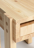 Vaarnii 003 Stilts Side Table โต๊ะข้างไม้ pine พร้อมช่องเก็บของ โครงสร้างยกสูง