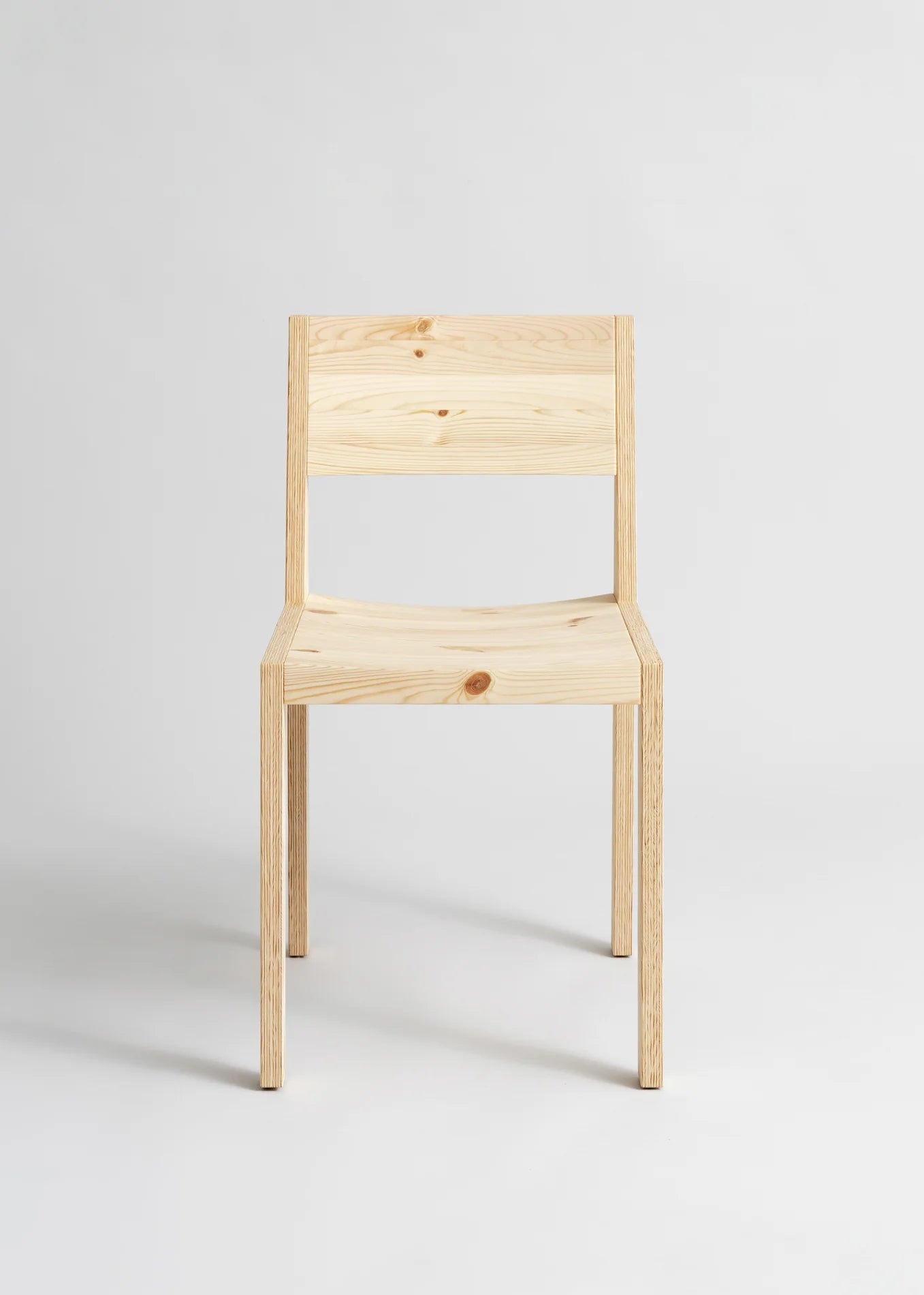 Vaarnii 016 Maasto Dining Chair เก้าอี้ไม้ pine โครงสร้างเรียบง่าย