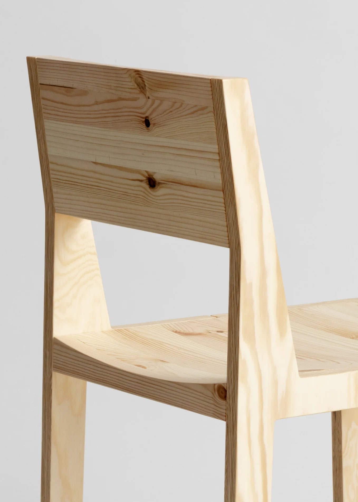 Vaarnii 016 Maasto Dining Chair เก้าอี้ไม้ pine โครงสร้างเรียบง่าย