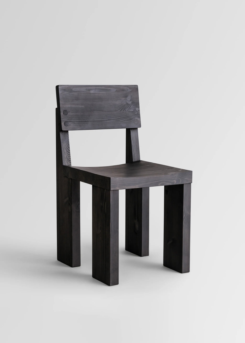 Vaarnii 001 Dining Chair Black เก้าอี้ไม้ pine สีดำ แสดงลายไม้ธรรมชาติ