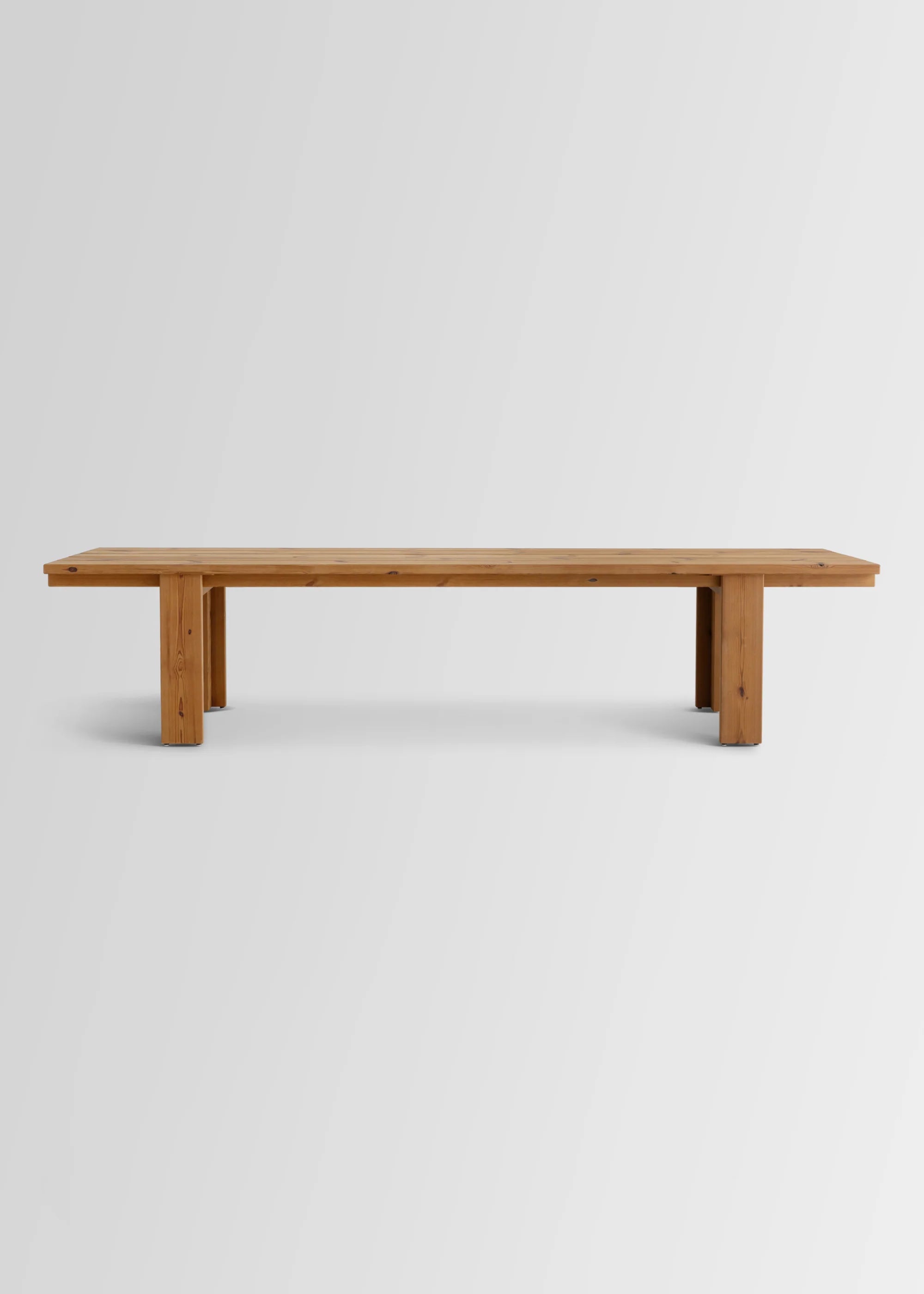 Vaarnii 013 Osa Outdoor Dining Table โต๊ะไม้ pine สำหรับใช้งานกลางแจ้ง