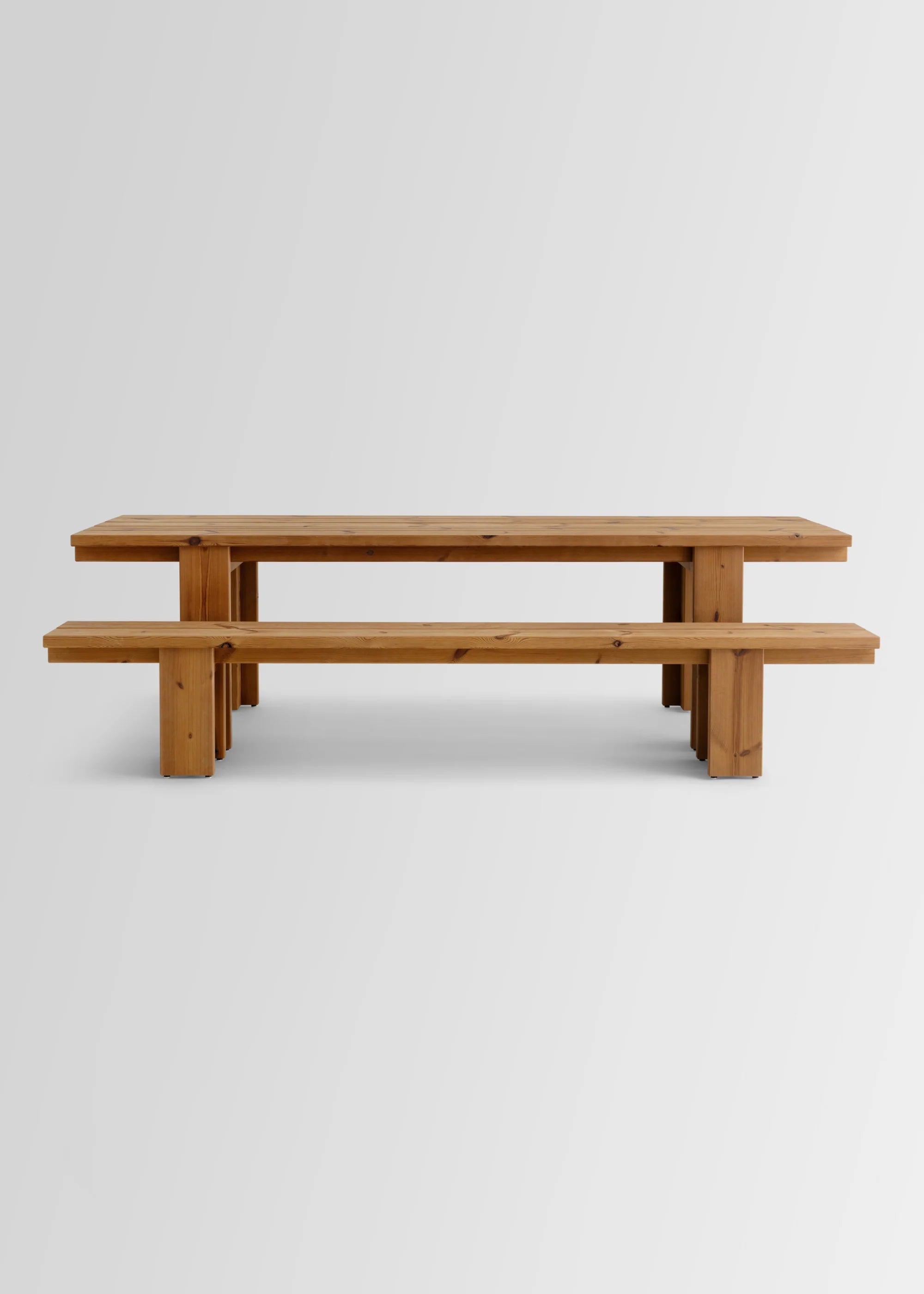 Vaarnii 013 Osa Outdoor Dining Table โต๊ะไม้ pine สำหรับใช้งานกลางแจ้ง