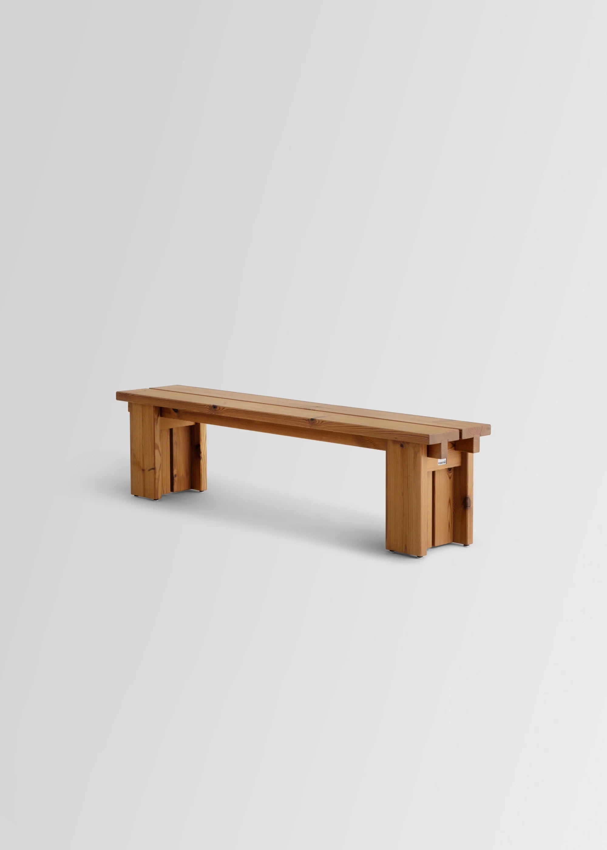 Vaarnii 013 Osa Outdoor Bench ม้านั่งไม้ pine สำหรับใช้งานกลางแจ้ง โครงสร้าง modular