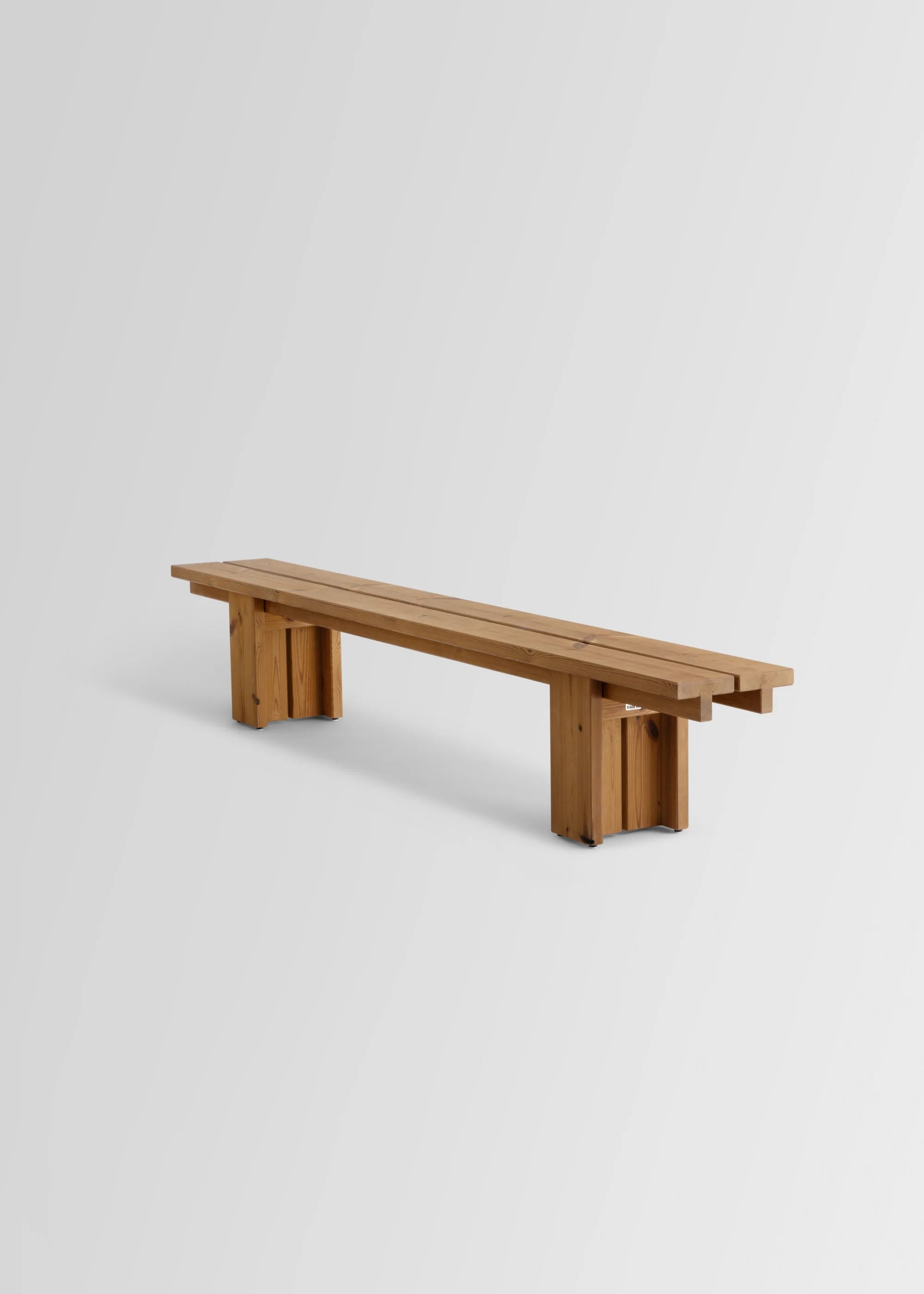 Vaarnii 013 Osa Outdoor Bench ม้านั่งไม้ pine สำหรับใช้งานกลางแจ้ง โครงสร้าง modular
