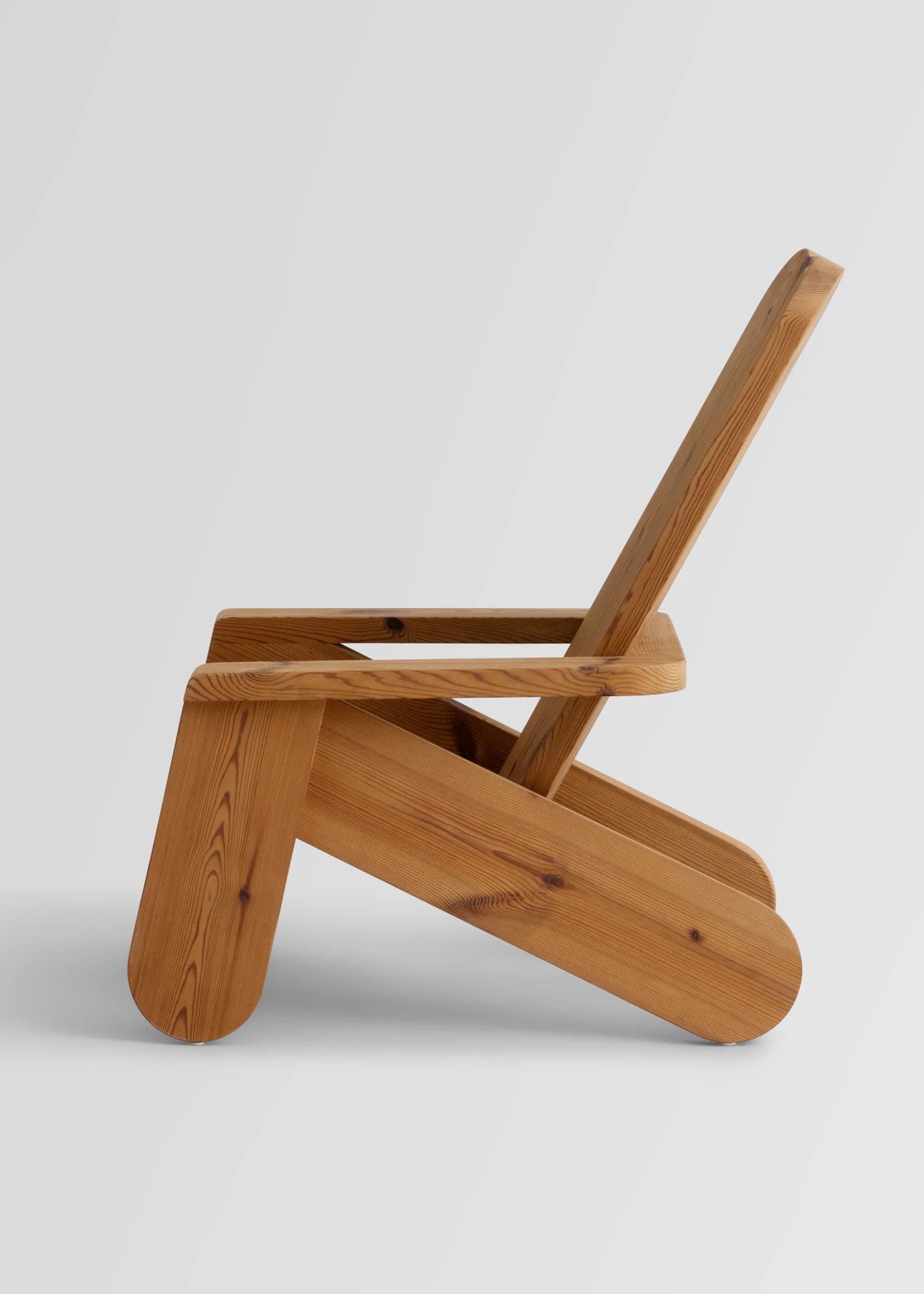 Vaarnii 015 Peace Outdoor Lounge Chair เก้าอี้ไม้ pine สำหรับใช้งานกลางแจ้ง พนักพิงสูง