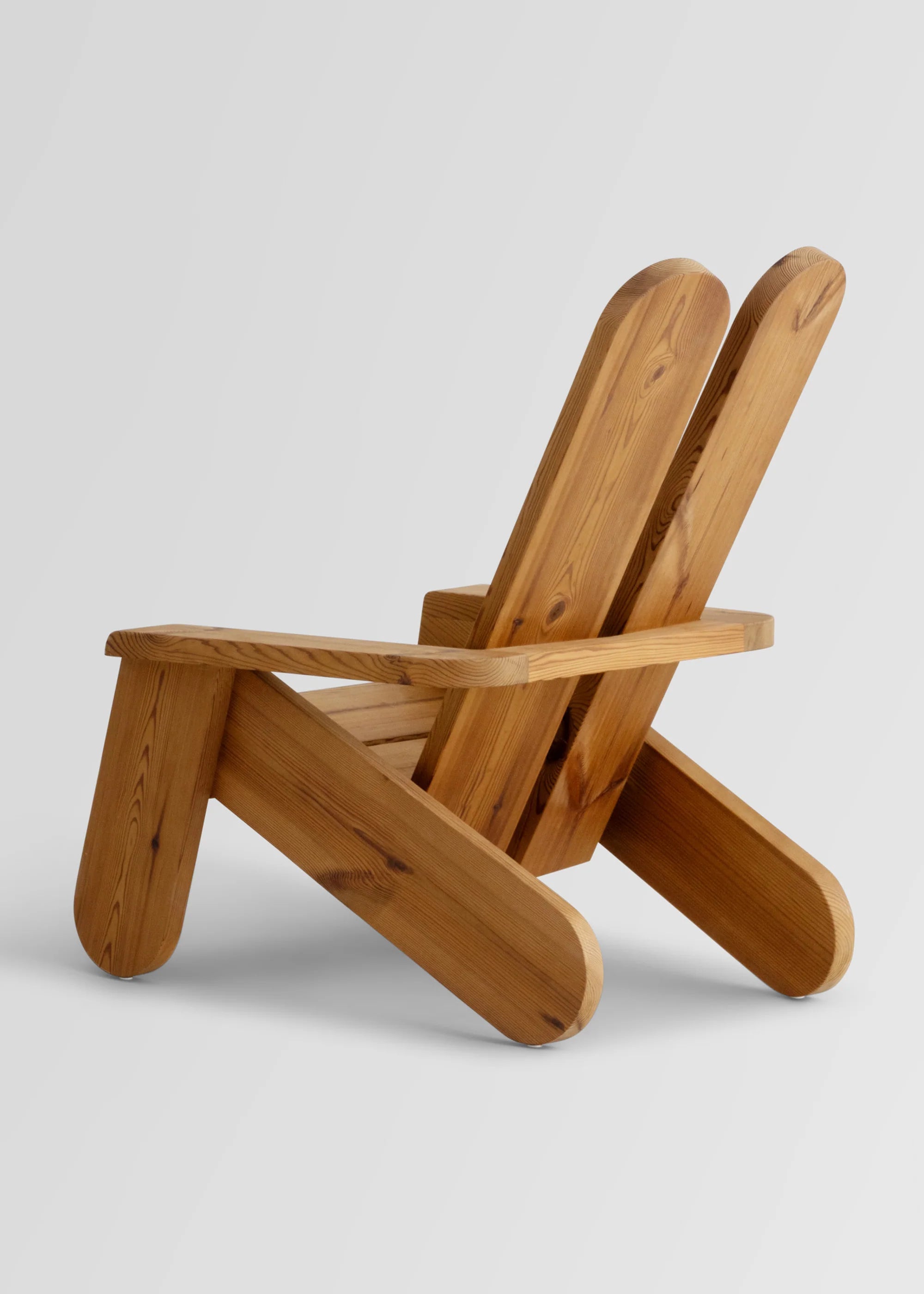 Vaarnii 015 Peace Outdoor Lounge Chair เก้าอี้ไม้ pine สำหรับใช้งานกลางแจ้ง พนักพิงสูง