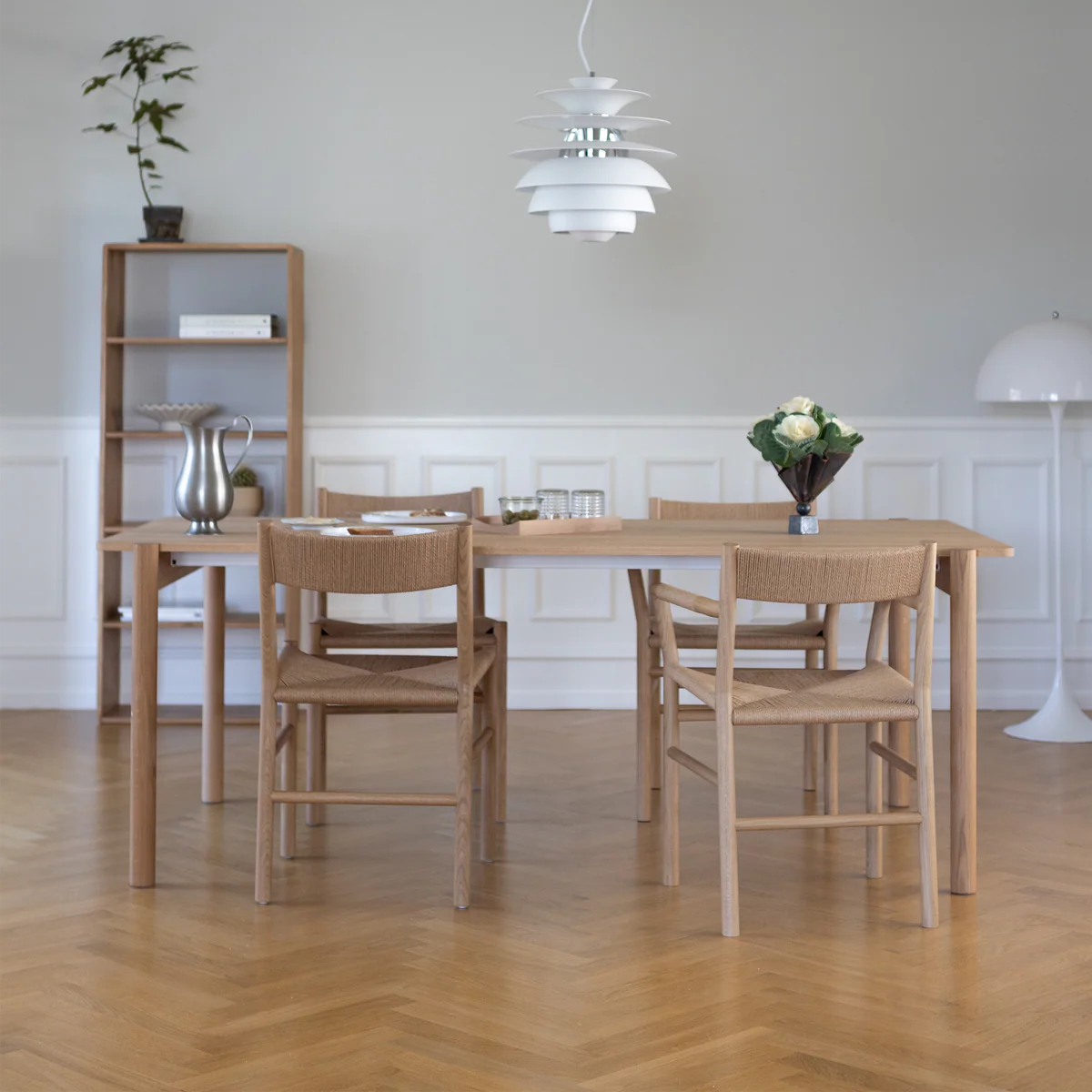 MAKE nordic THY Rectangular Dining Table โต๊ะรับประทานอาหารหน้าโต๊ะลิโนเลียมโครงไม้โอ๊คดีไซน์สแกนดิเนเวียน ออกแบบโดย Esben Pilgaard Jørgensen