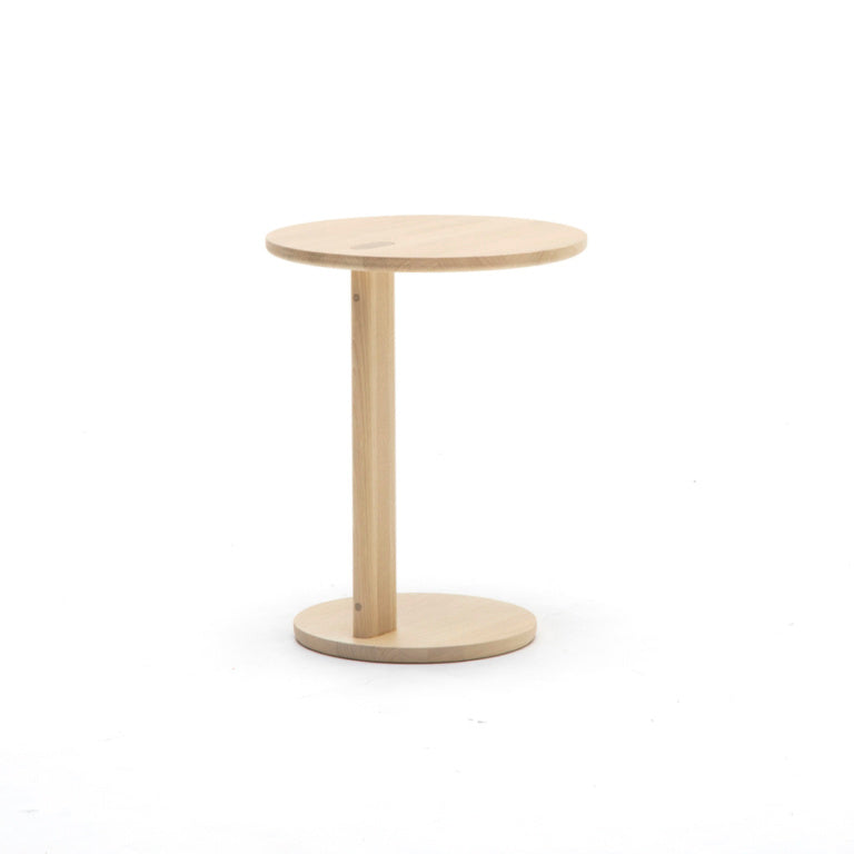Karimoku New Standard Elephant Side Table โต๊ะข้างไม้เกาลัดดีไซน์ขาอสมมาตร ออกแบบโดย Christian Haas