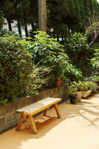 Ishinomaki Laboratory Ishinomaki Bench ม้านั่งไม้ยาวโครงสร้างเรียบ ออกแบบโดย Keiji Ashizawa