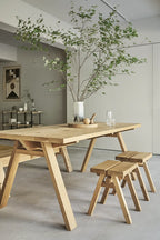 Ishinomaki Laboratory Ishinomaki Stool สตูลไม้ขนาดกะทัดรัด น้ำหนักเบา ออกแบบโดย Keiji Ashizawa