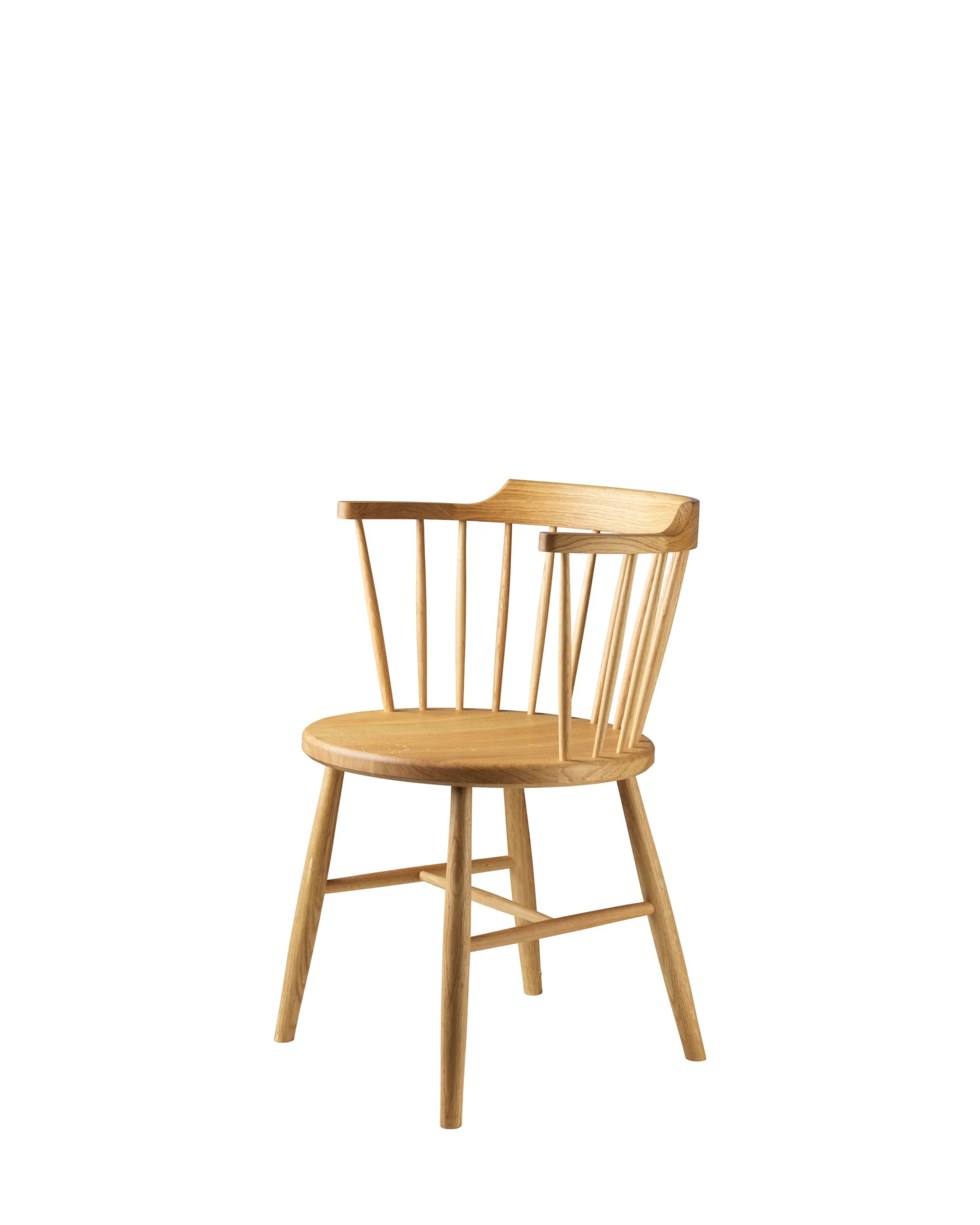 FDB Møbler J18 Chair ดีไซน์โดย Børge Mogensen มุมด้านหน้า โครงสร้างไม้โอ๊ก พื้นผิวเคลือบน้ำมัน และที่นั่งทรงโค้งแบบ bowl-shaped