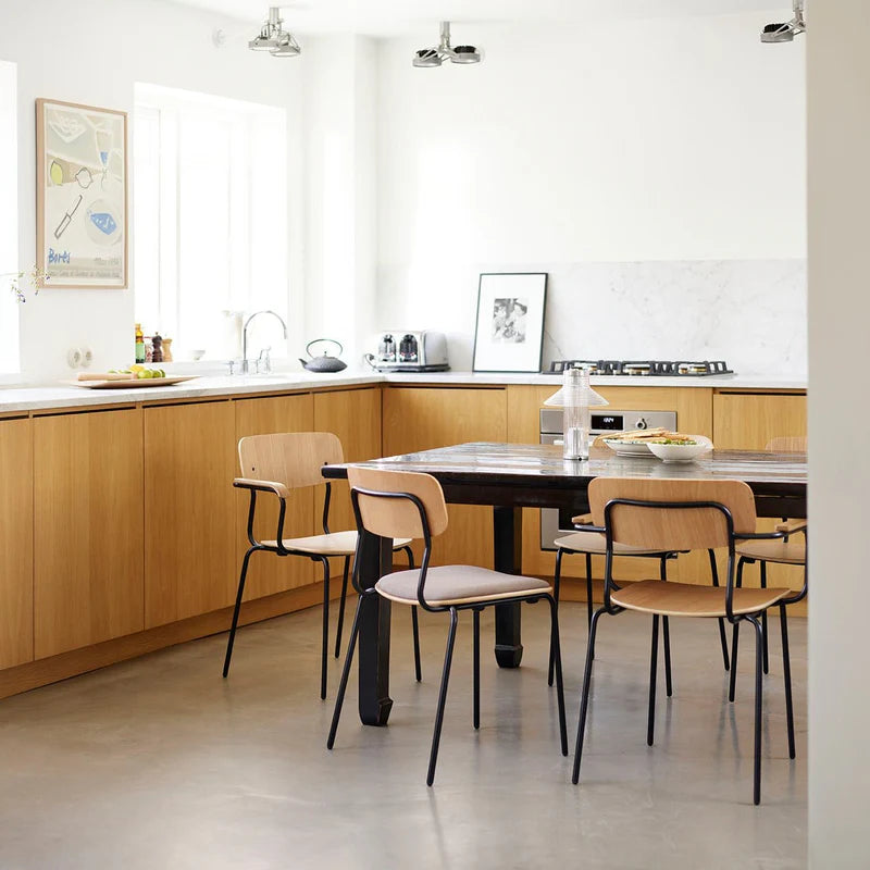 FDB Møbler J183 Holmen Chair with Armrests เก้าอี้โครงเหล็กมีที่วางแขน ที่นั่ง oak veneer ออกแบบโดย Jakob Thau