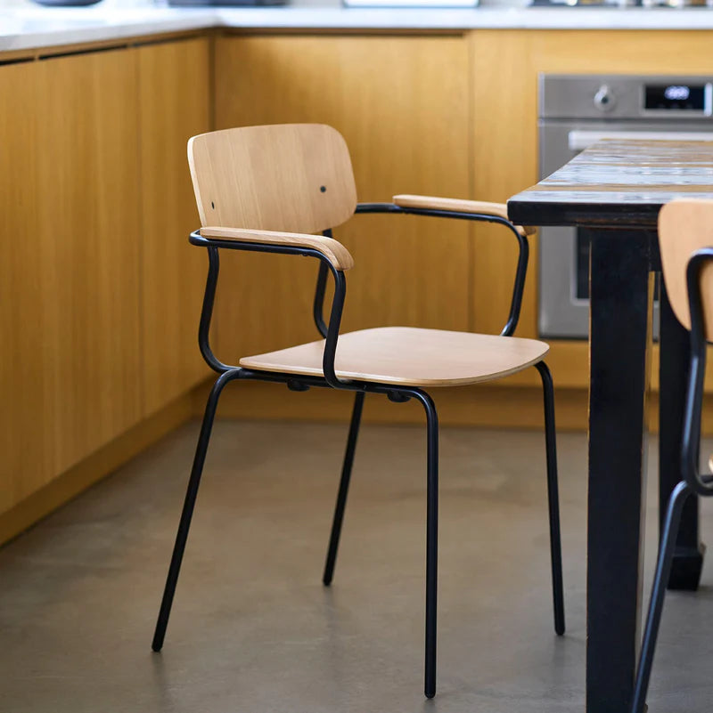 FDB Møbler J183 Holmen Chair with Armrests เก้าอี้โครงเหล็กมีที่วางแขน ที่นั่ง oak veneer ออกแบบโดย Jakob Thau