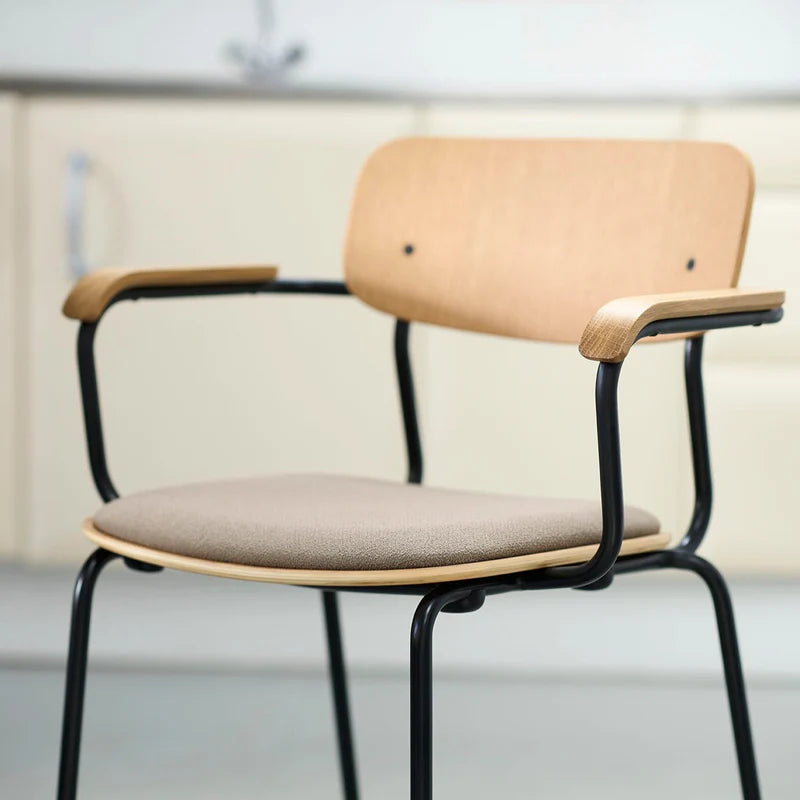 FDB Møbler J183 Holmen Chair with Armrests เก้าอี้โครงเหล็กมีที่วางแขน ที่นั่ง oak veneer ออกแบบโดย Jakob Thau